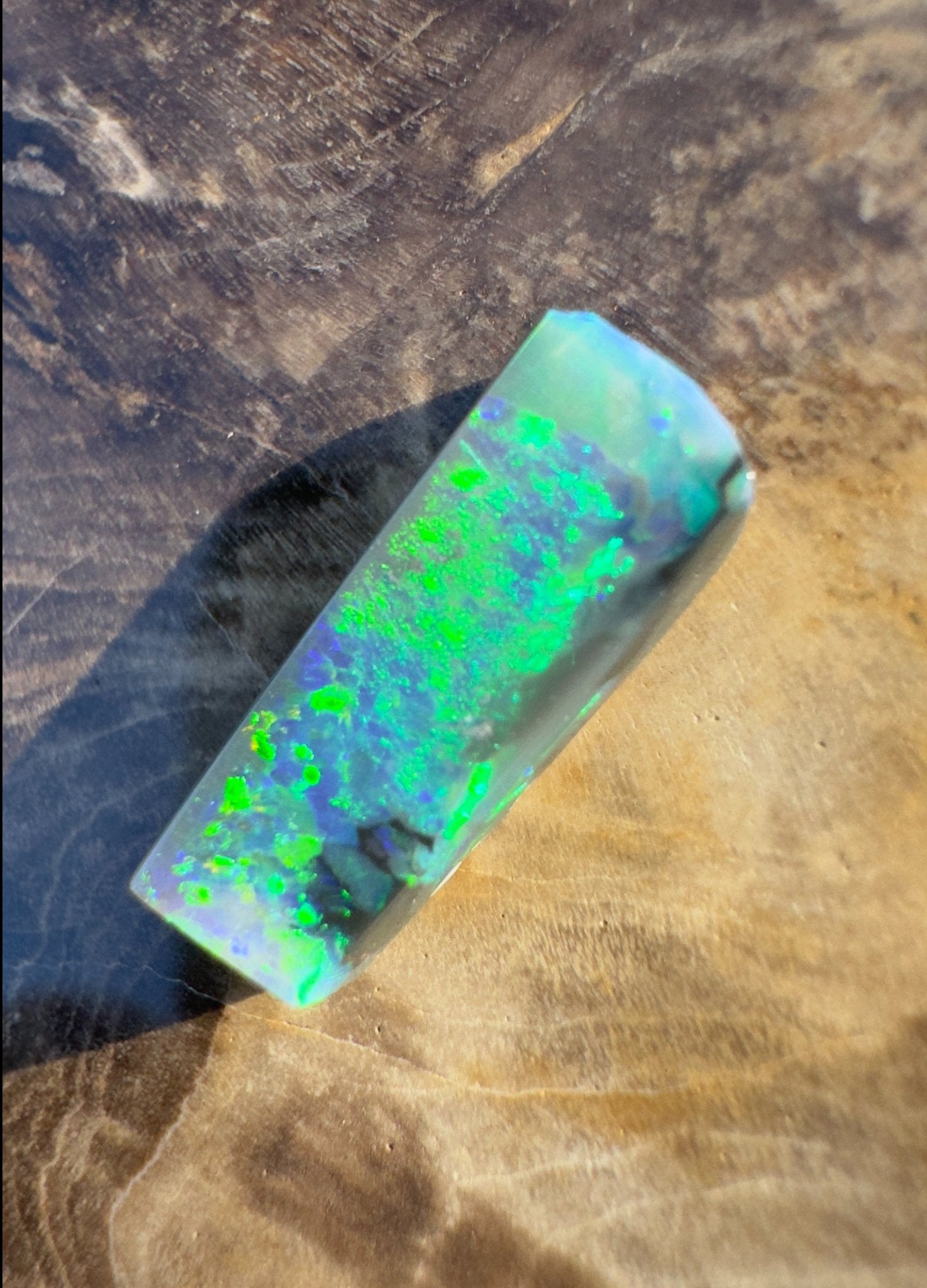 1.9ct Hand - cut Solid Lightning Ridge Semi Black Opal