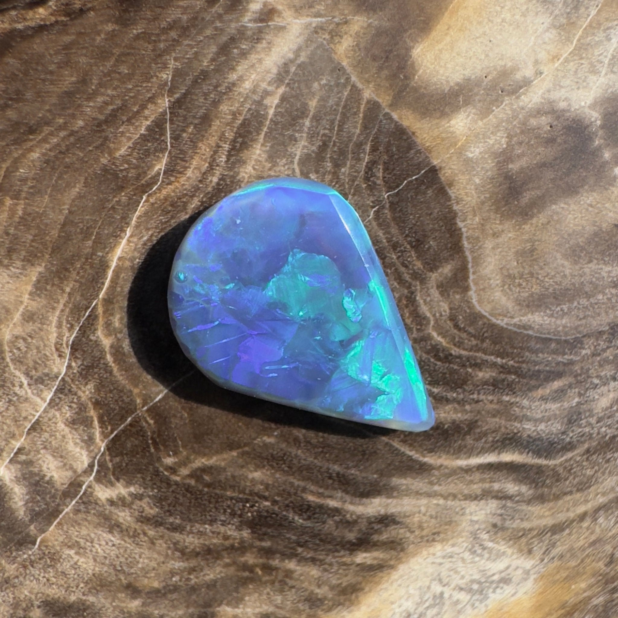 1.9ct Hand - cut Solid Lightning Ridge Semi Black Opal