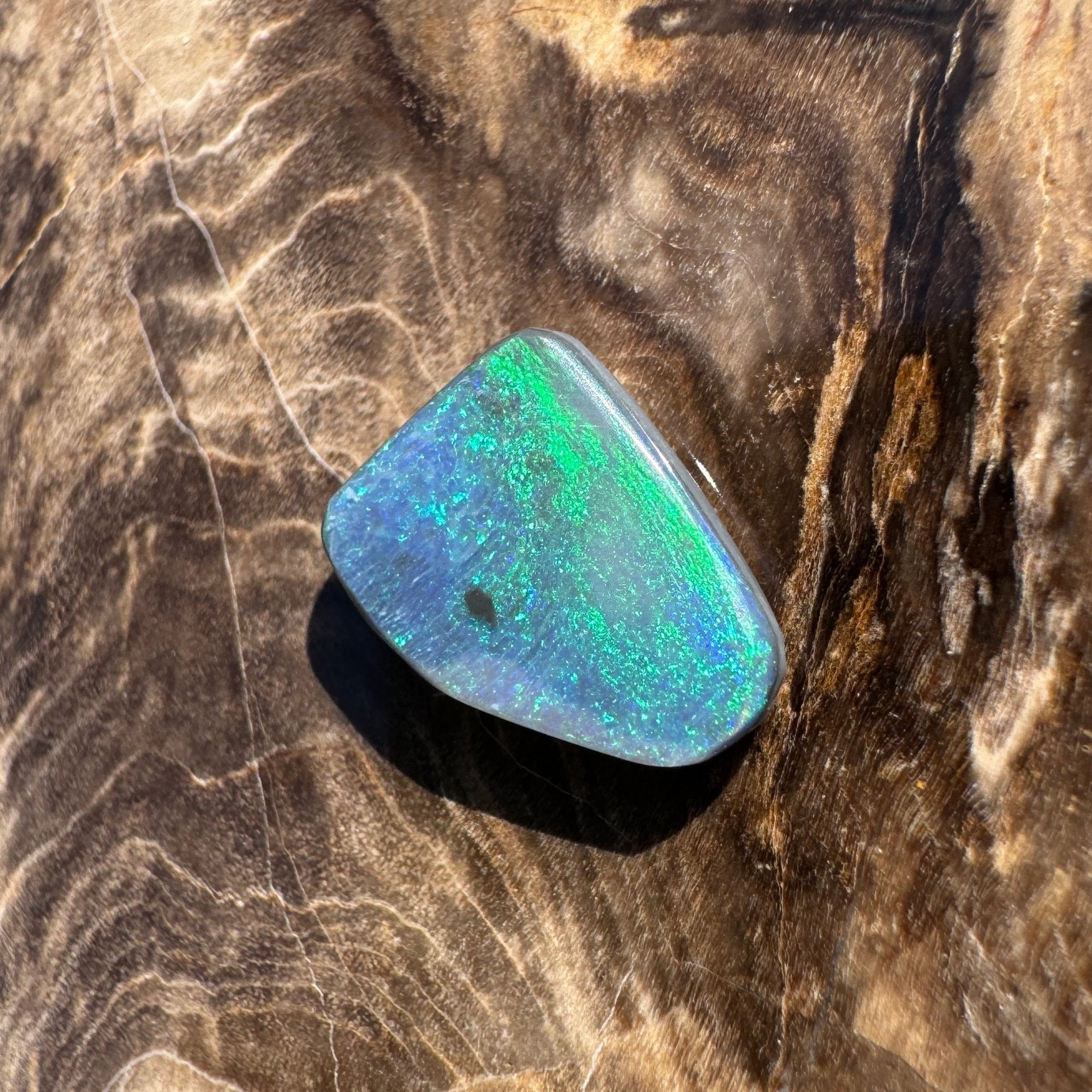1.9ct Hand - cut Solid Lightning Ridge Semi Black Opal