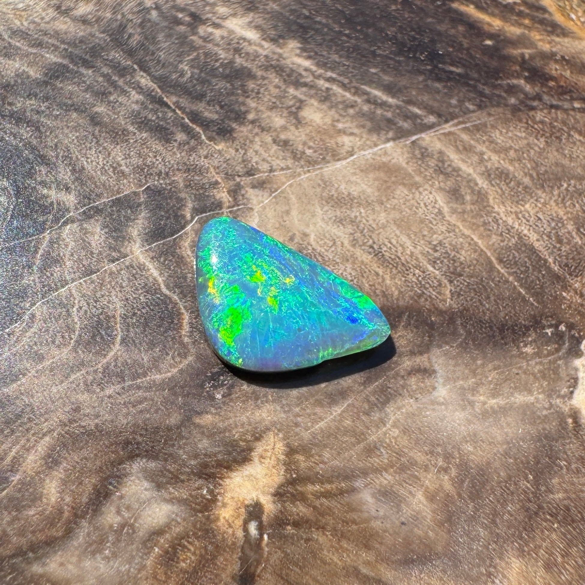 1ct Hand - cut Solid Lightning Ridge Black Opal