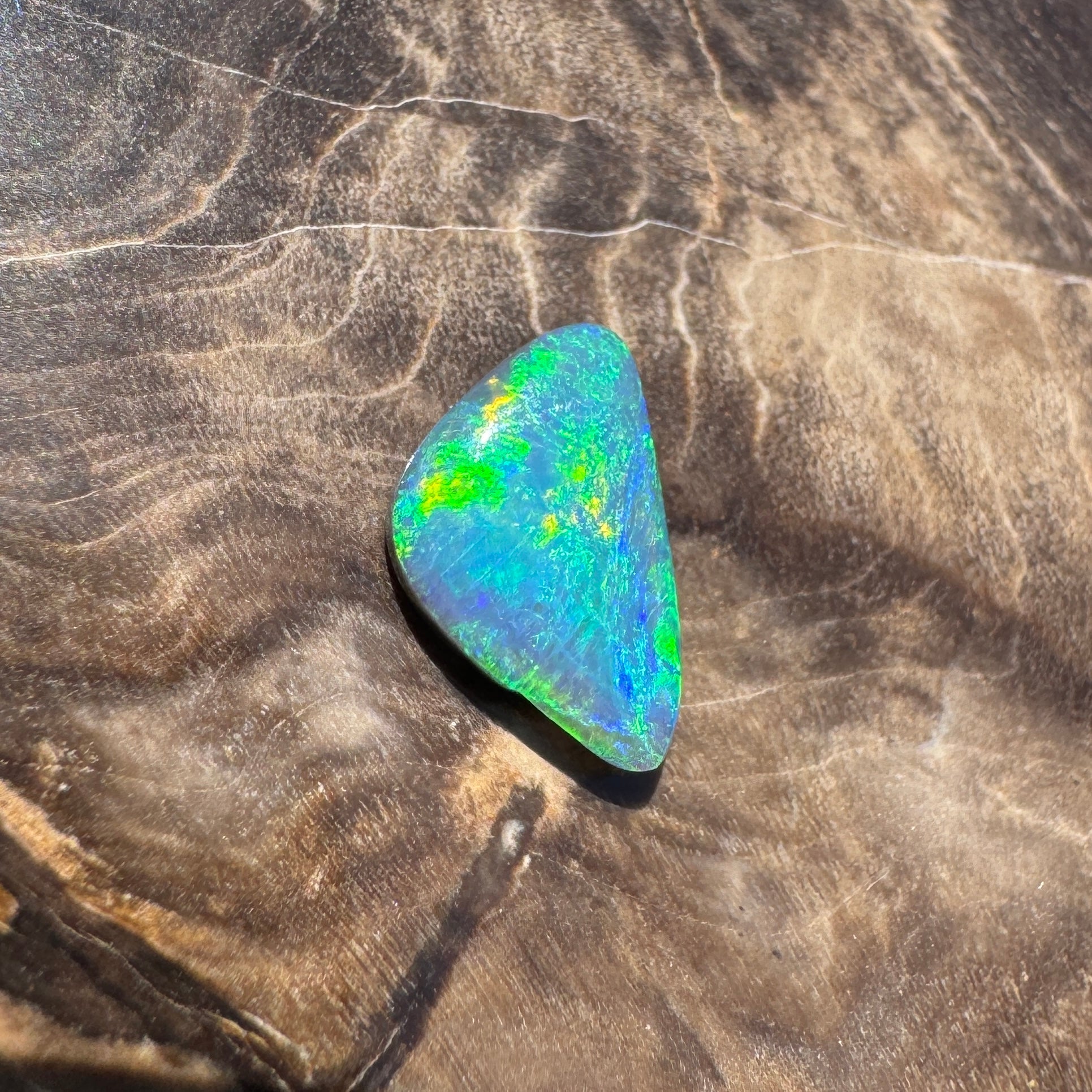1ct Hand - cut Solid Lightning Ridge Black Opal