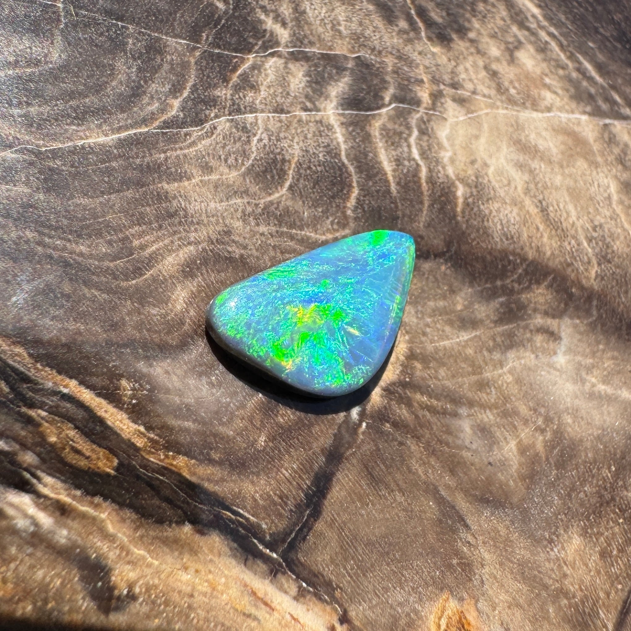 1ct Hand - cut Solid Lightning Ridge Black Opal