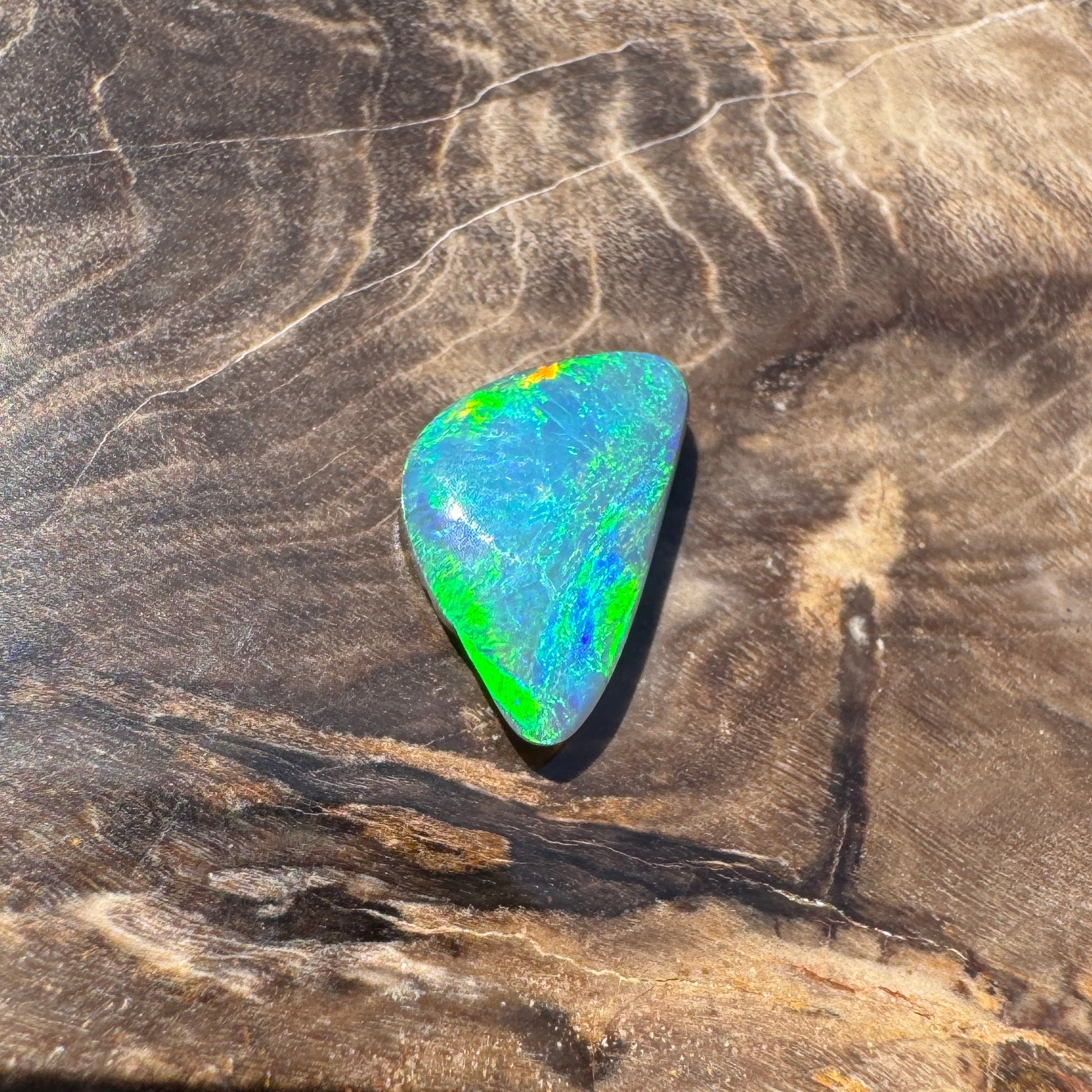 1ct Hand - cut Solid Lightning Ridge Black Opal