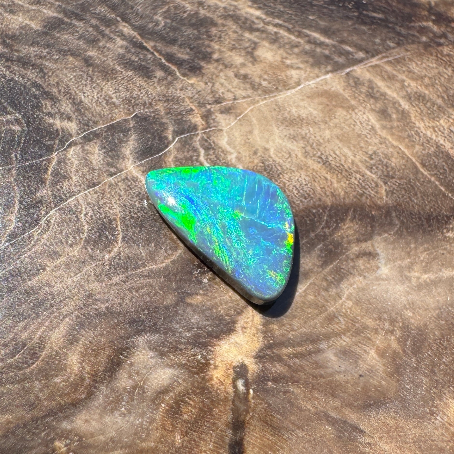 1ct Hand - cut Solid Lightning Ridge Black Opal