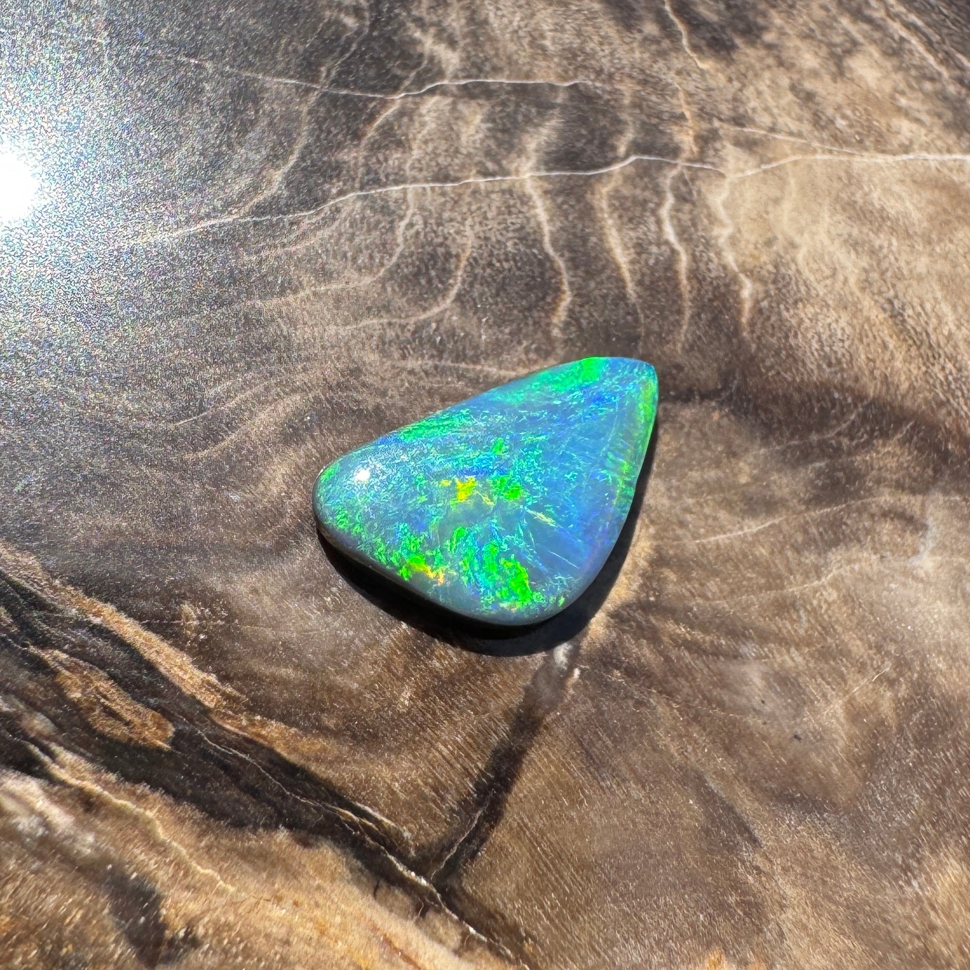 1ct Hand - cut Solid Lightning Ridge Black Opal