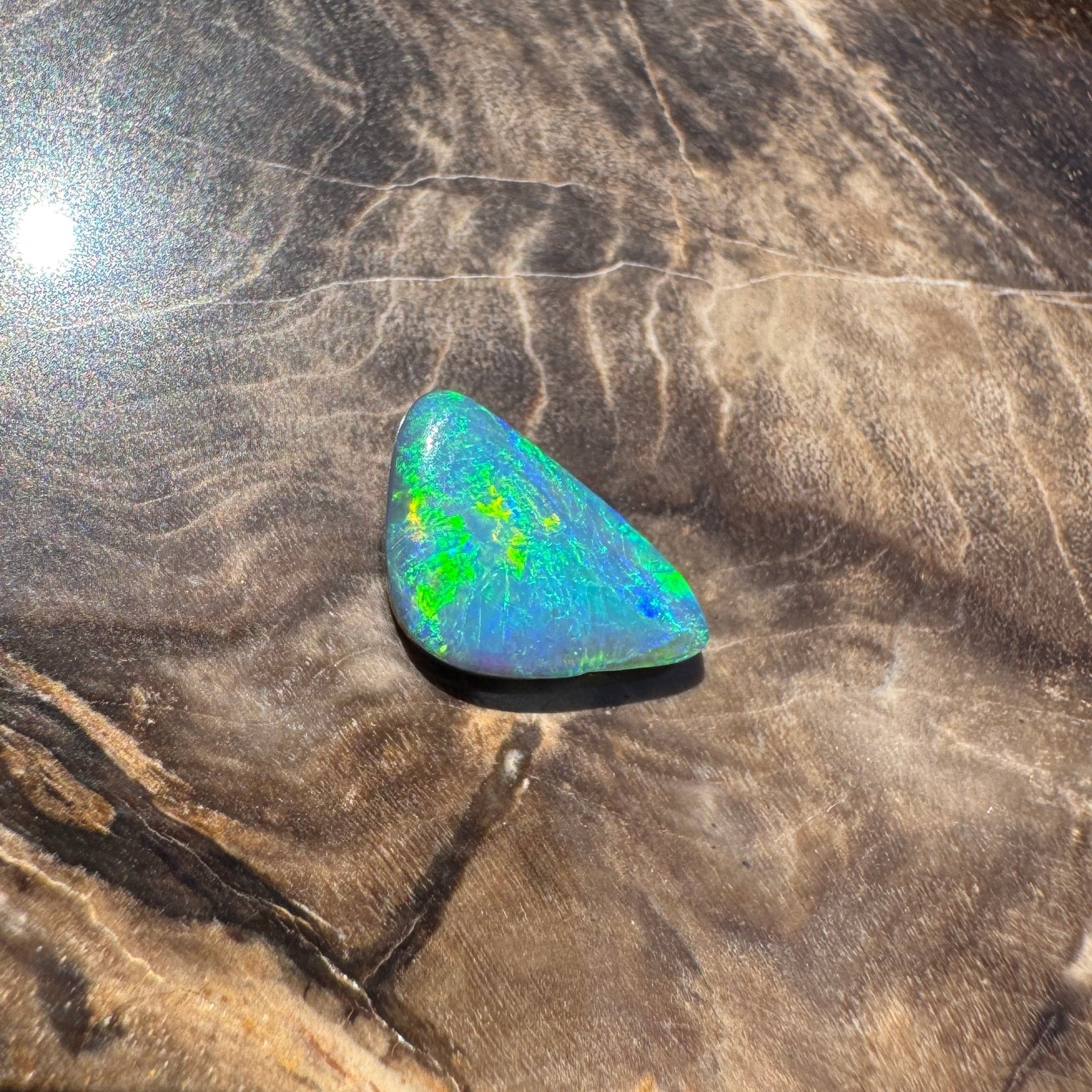 1ct Hand - cut Solid Lightning Ridge Black Opal