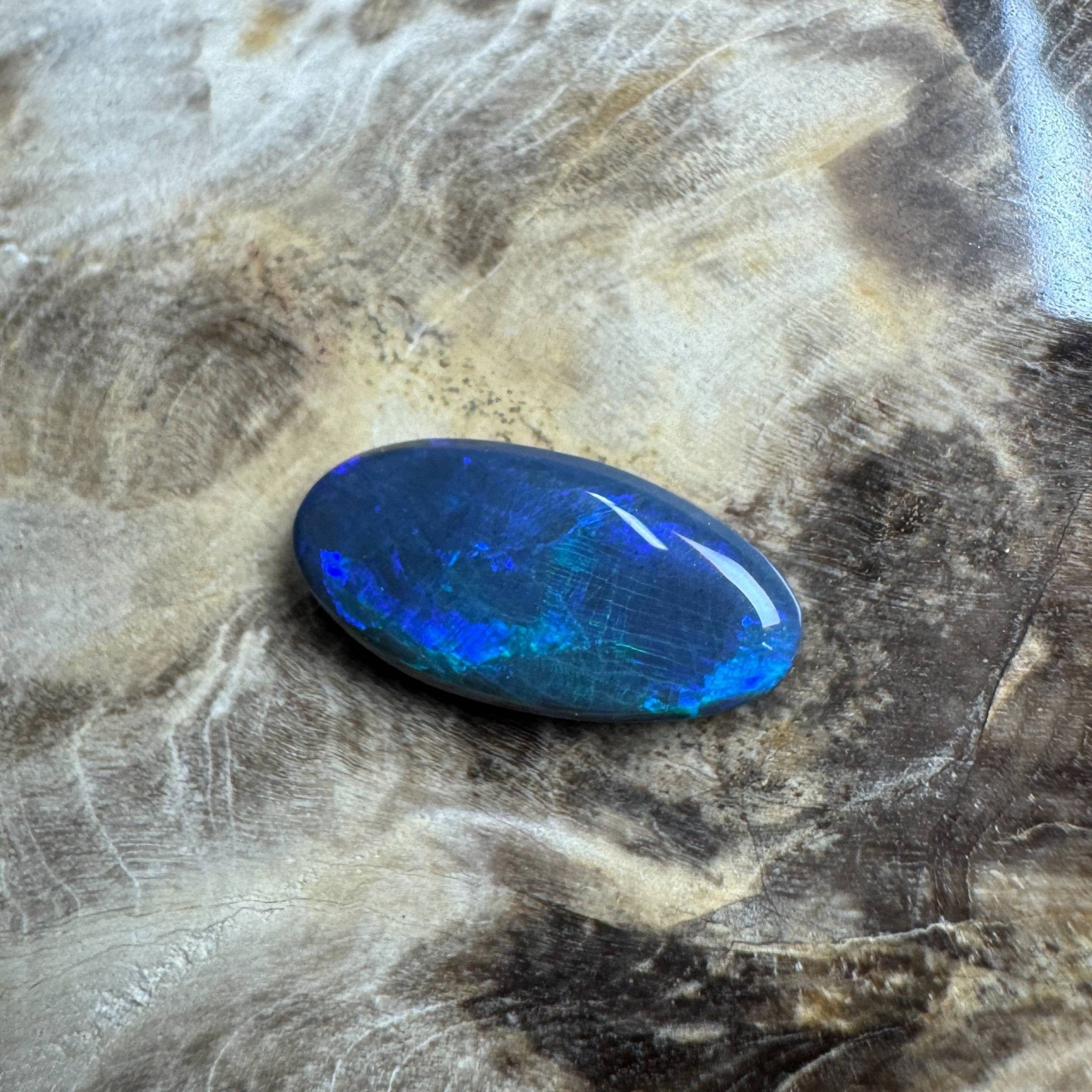 2.1ct Hand - cut Solid Lightning Ridge Black Opal
