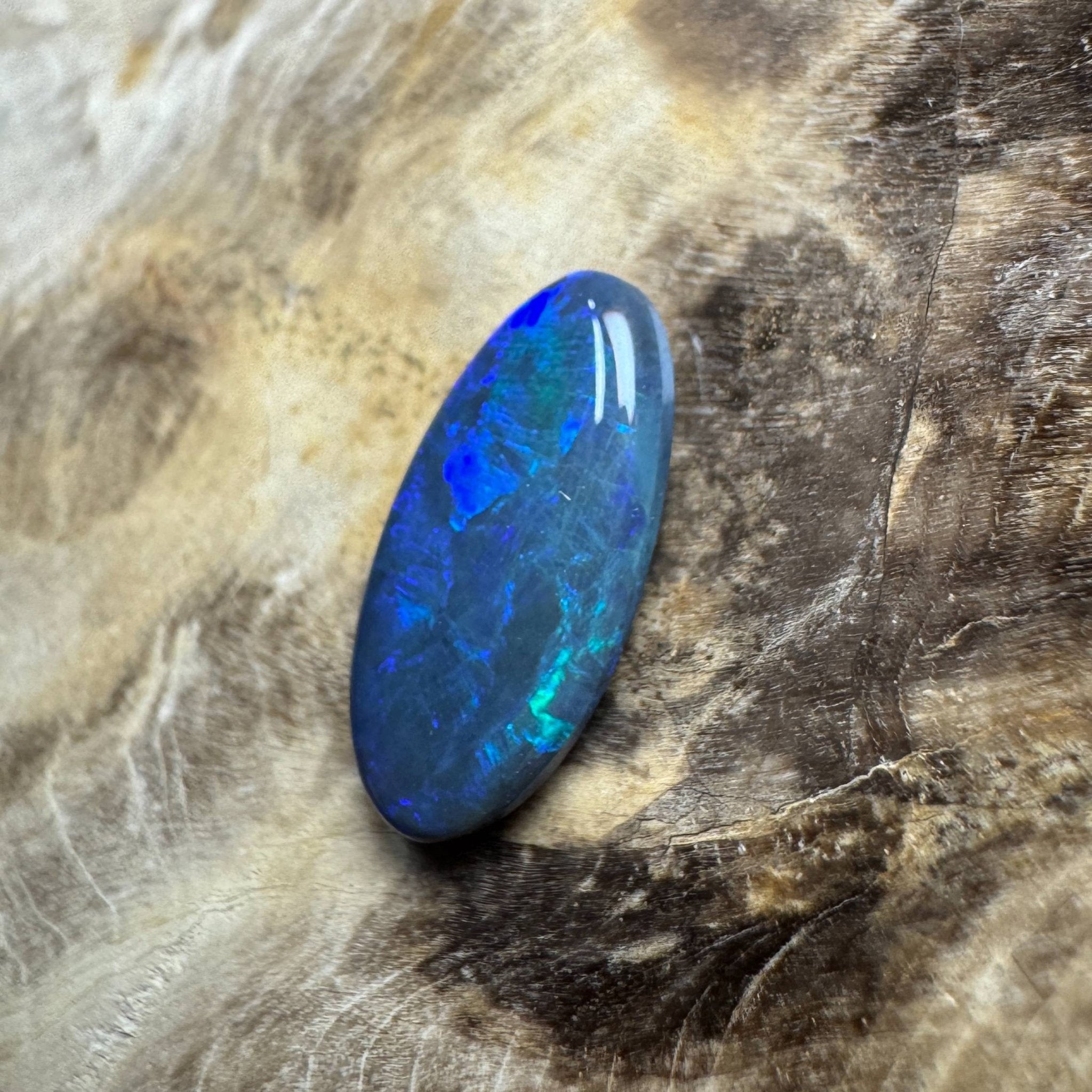 2.1ct Hand - cut Solid Lightning Ridge Black Opal
