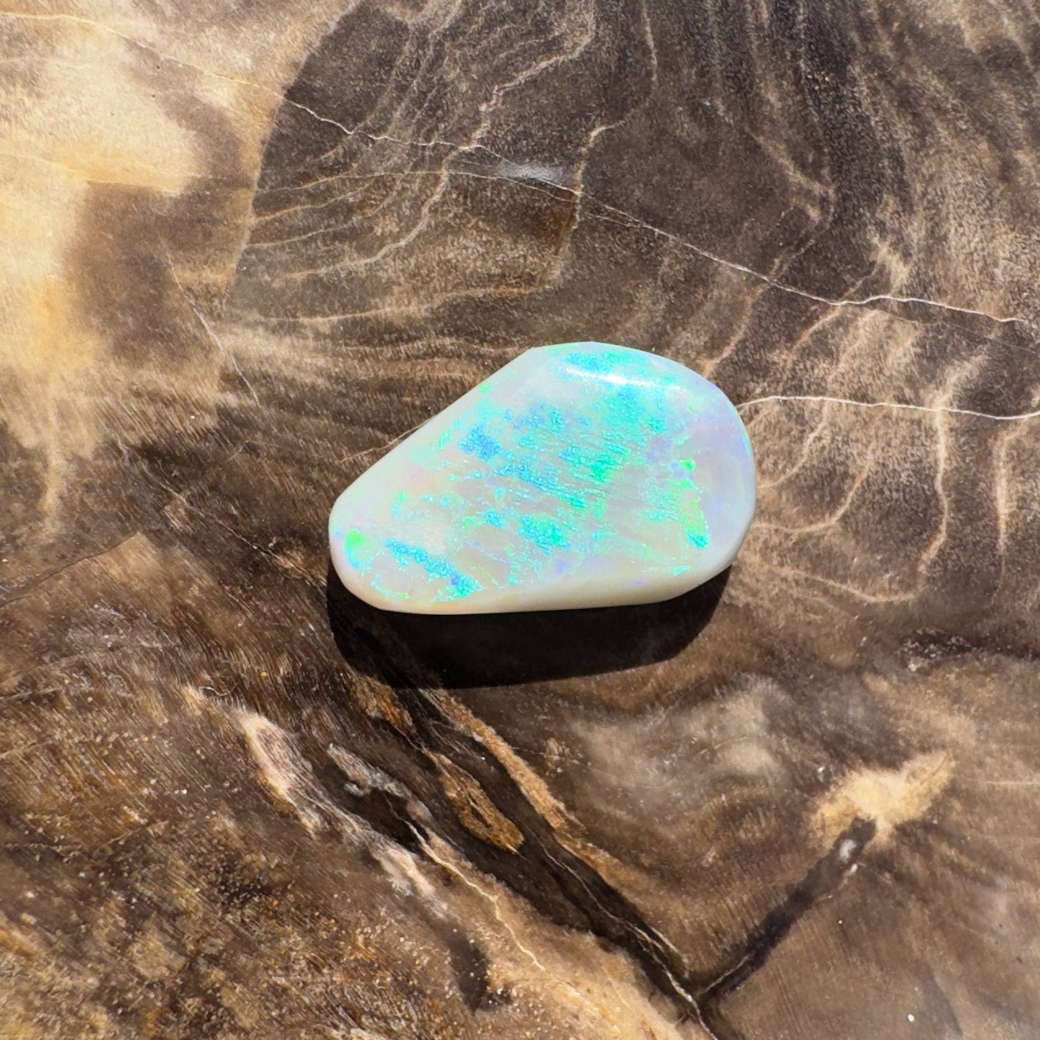 2.4CT Hand - cut Solid Australian Lightning Ridge Opal