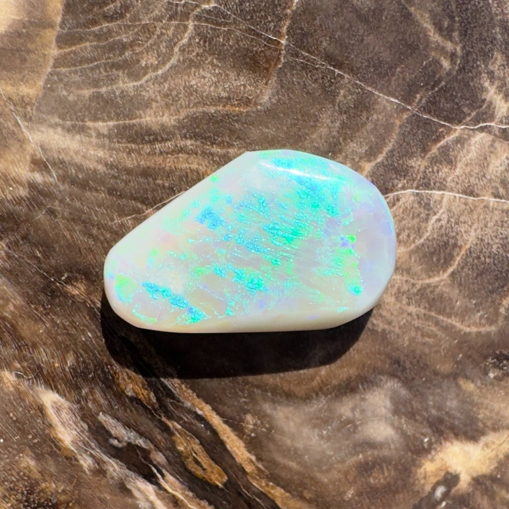 2.4CT Hand - cut Solid Australian Lightning Ridge Opal