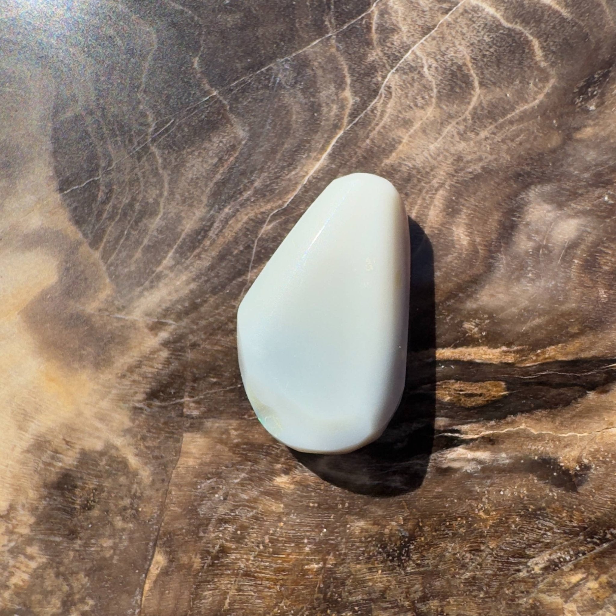 2.4CT Hand - cut Solid Australian Lightning Ridge Opal
