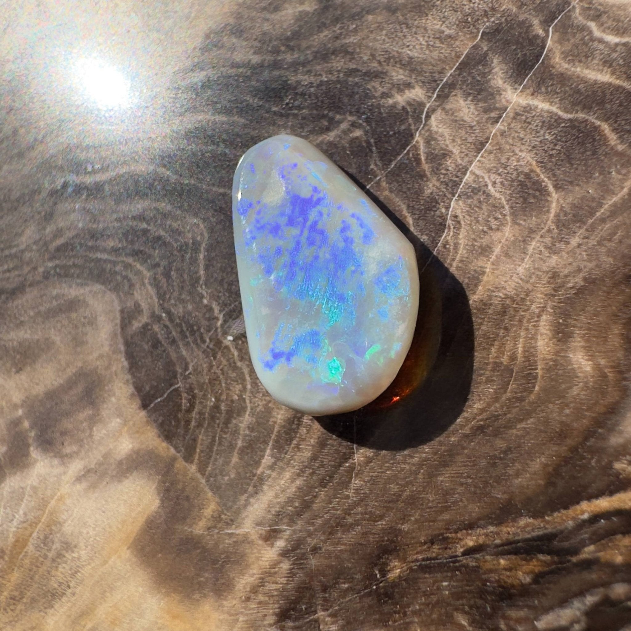 2.4CT Hand - cut Solid Australian Lightning Ridge Opal