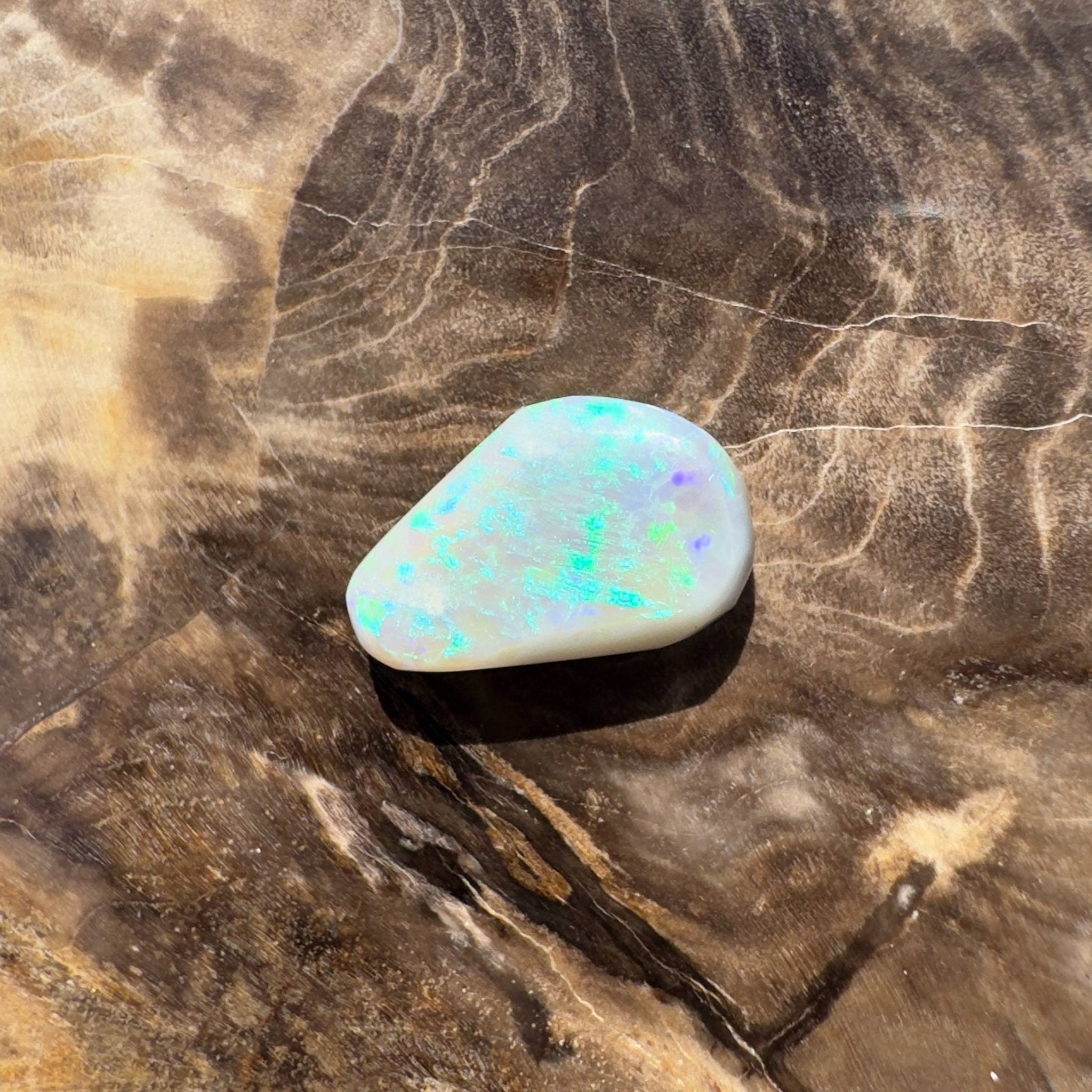 2.4CT Hand - cut Solid Australian Lightning Ridge Opal