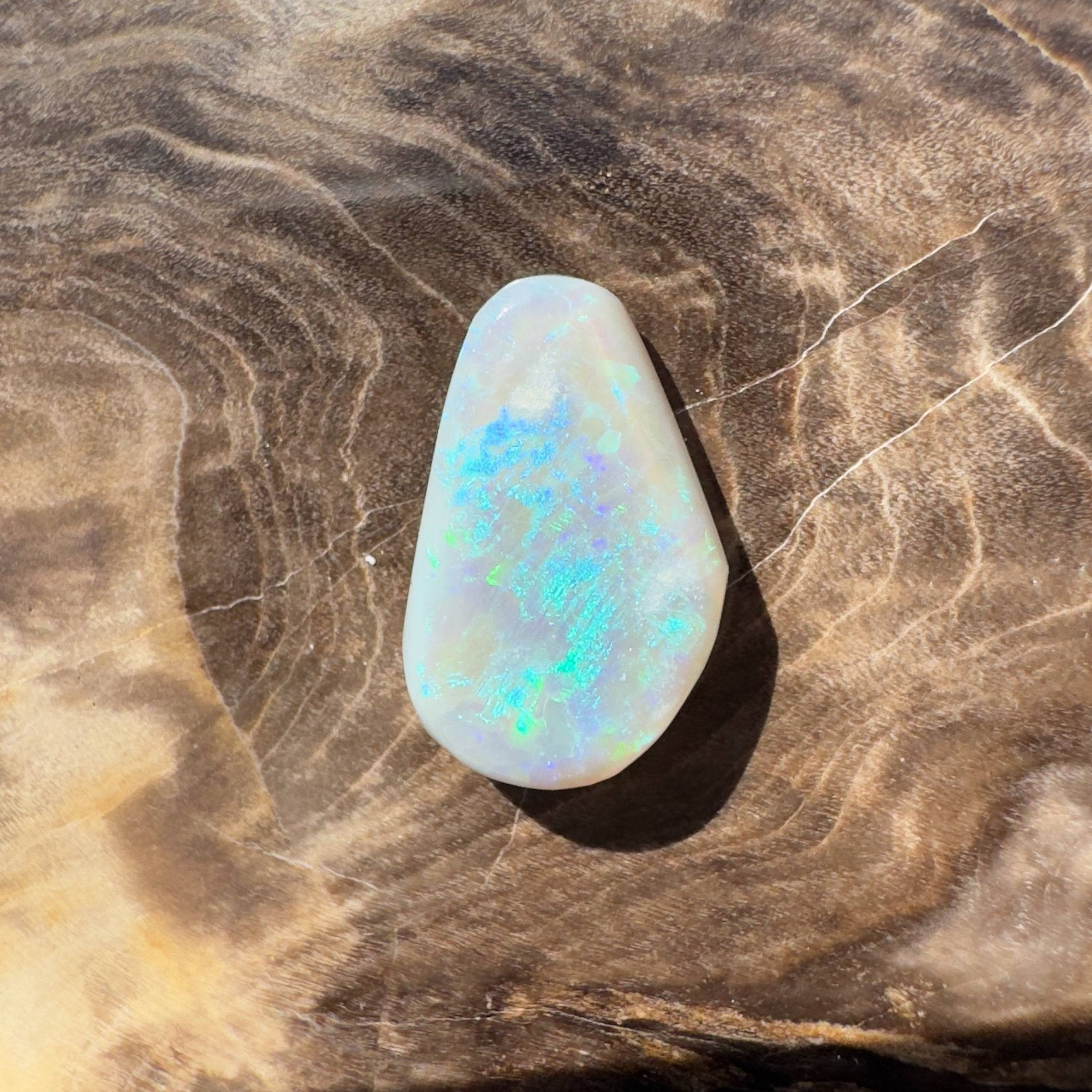 2.4CT Hand - cut Solid Australian Lightning Ridge Opal