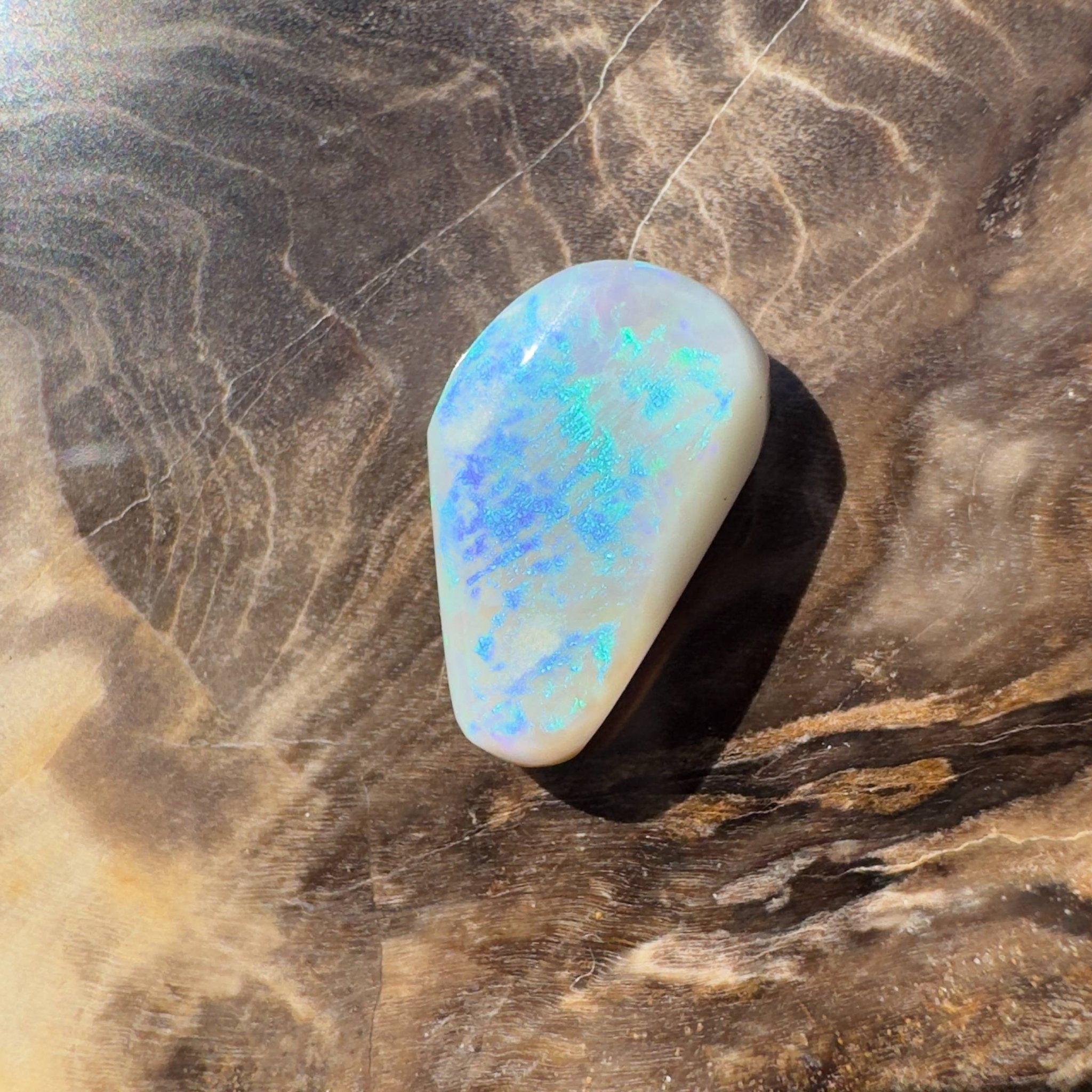 2.4CT Hand - cut Solid Australian Lightning Ridge Opal