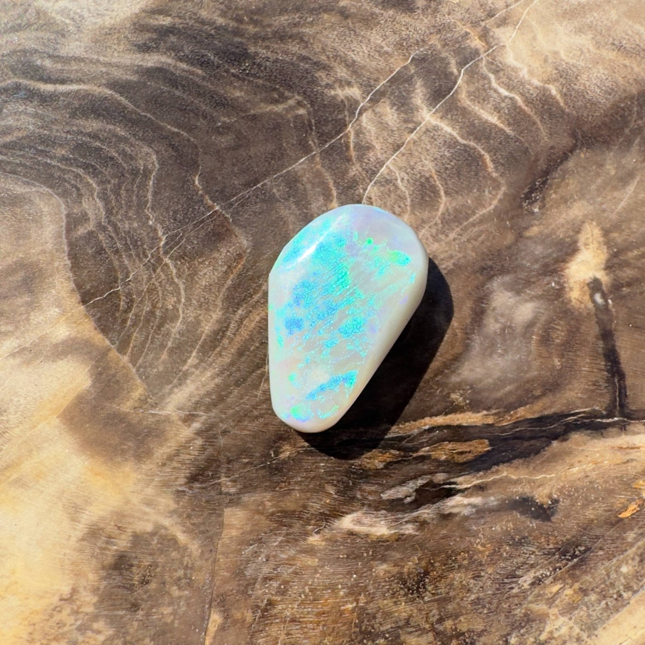 2.4CT Hand - cut Solid Australian Lightning Ridge Opal