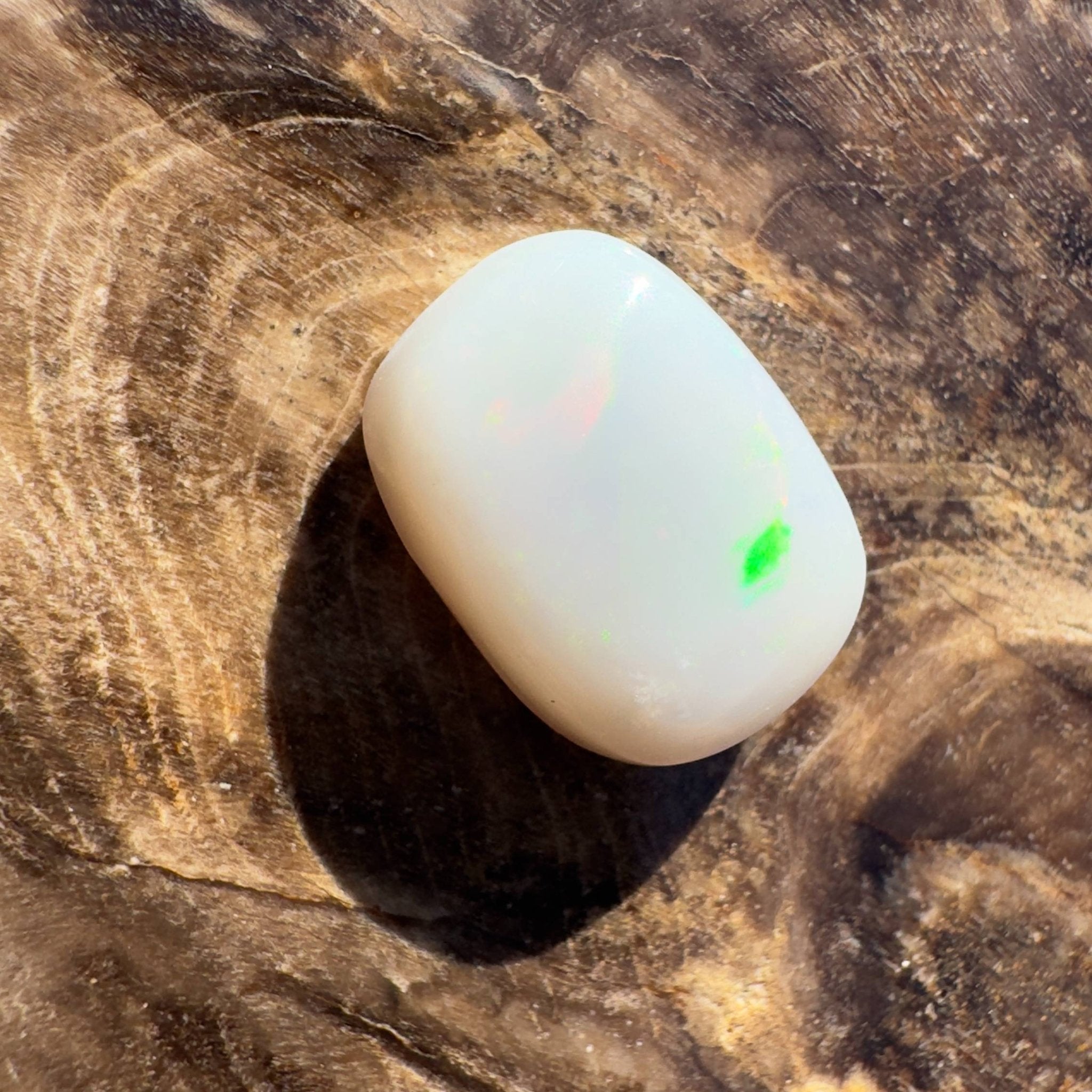 2.5ct Hand - cut Solid Coober Pedy Opal