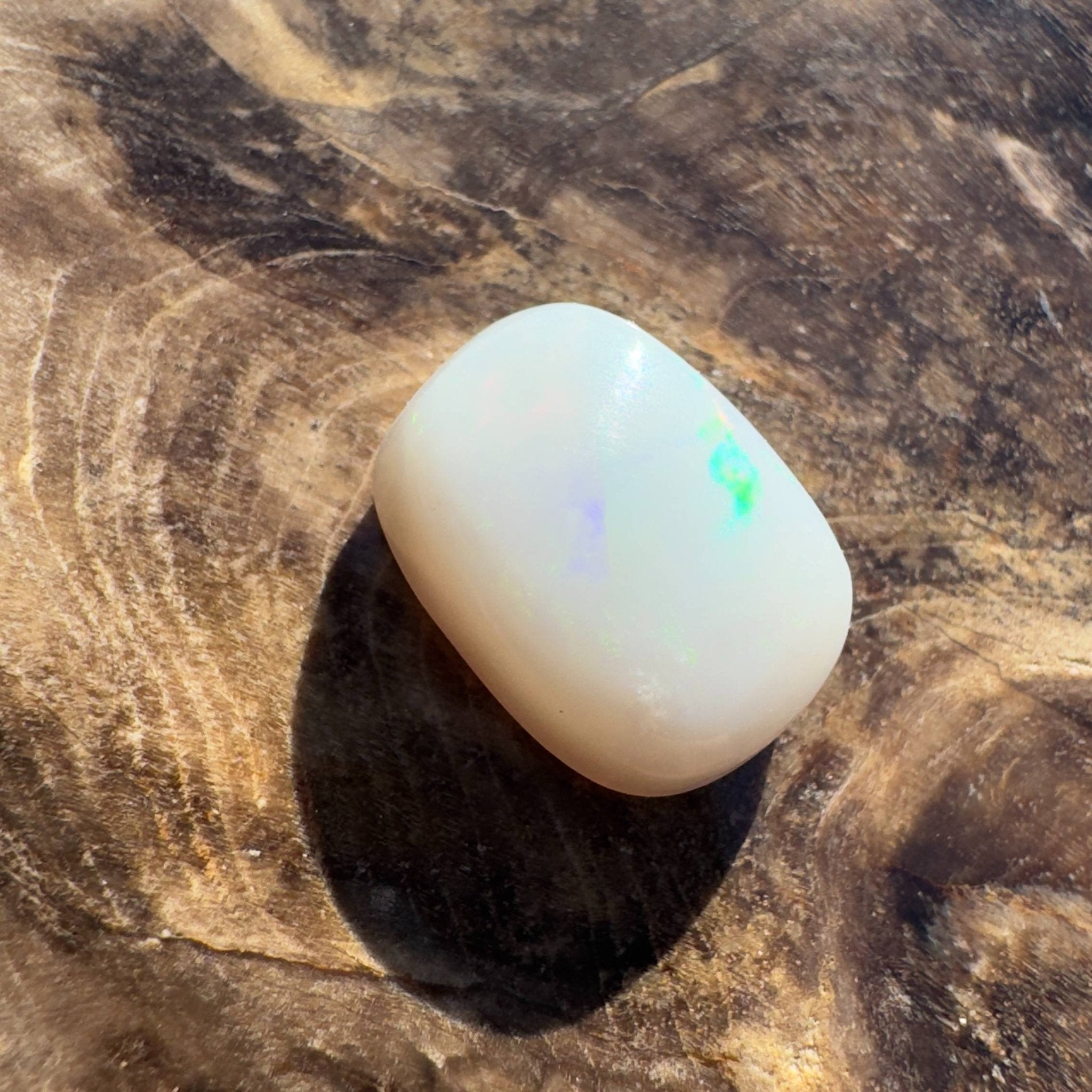 2.5ct Hand - cut Solid Coober Pedy Opal