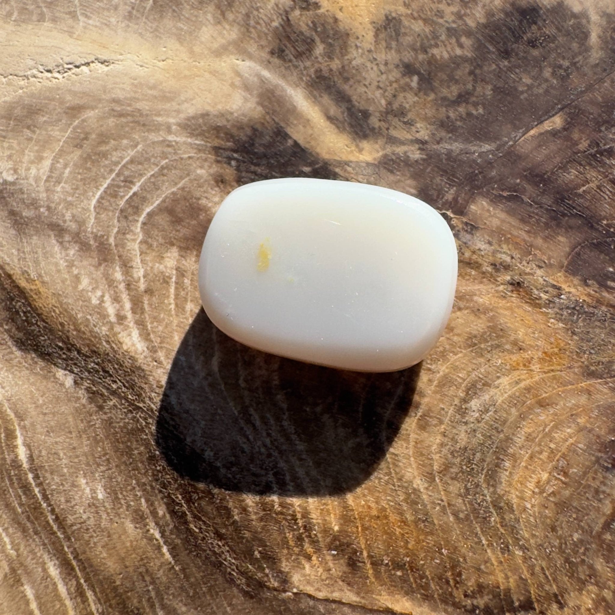 2.5ct Hand - cut Solid Coober Pedy Opal