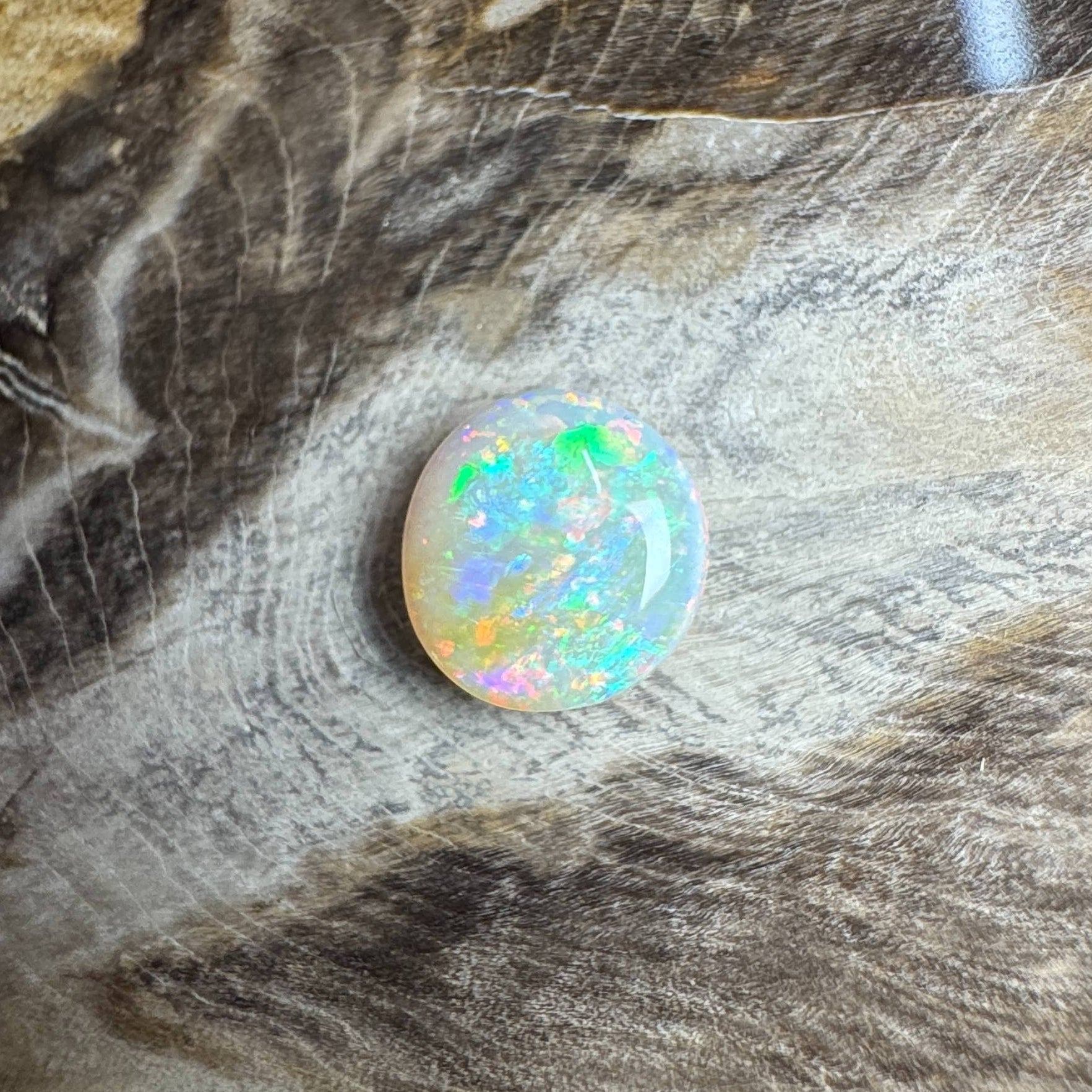 2.5ct Hand - Cut Solid Coober Pedy Opal