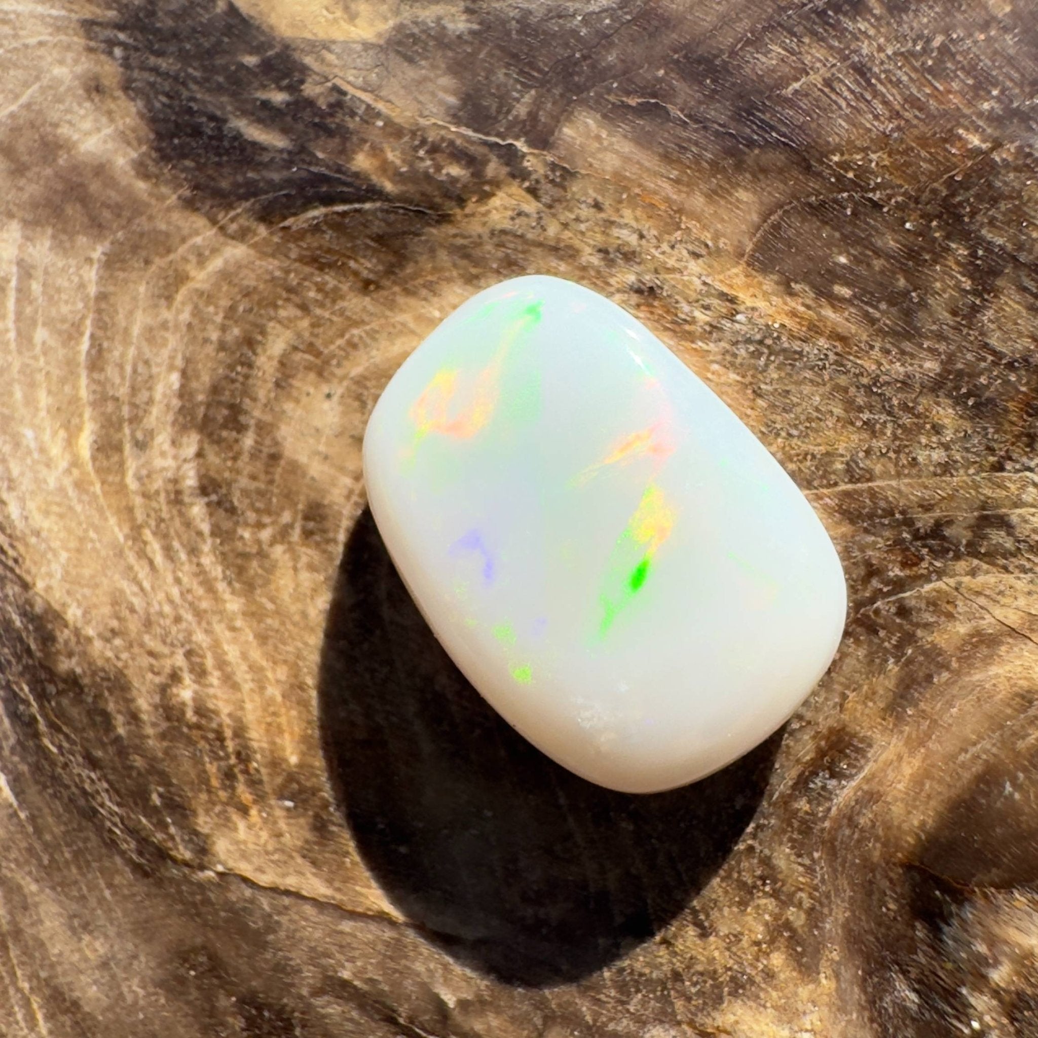 2.5ct Hand - cut Solid Coober Pedy Opal