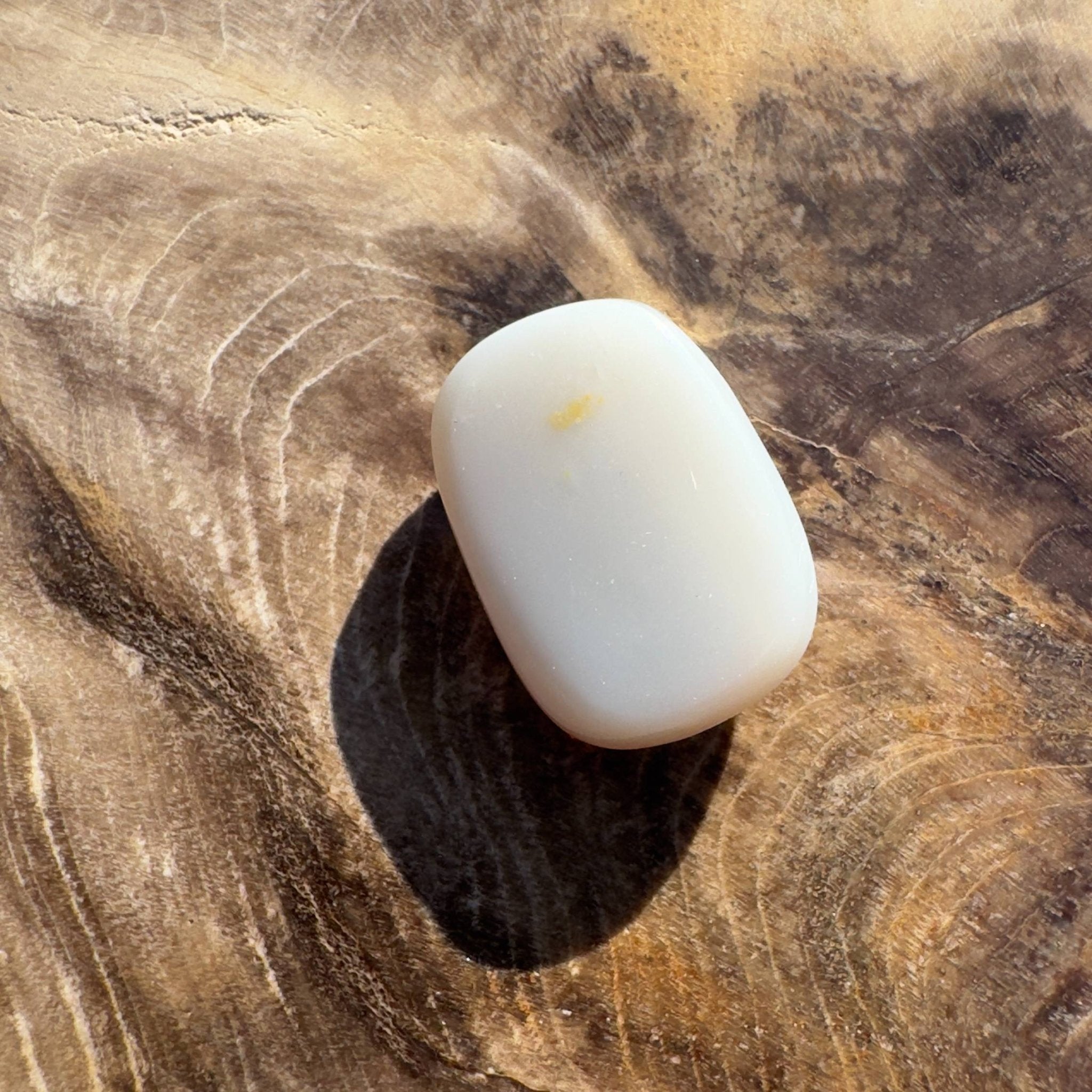 2.5ct Hand - cut Solid Coober Pedy Opal