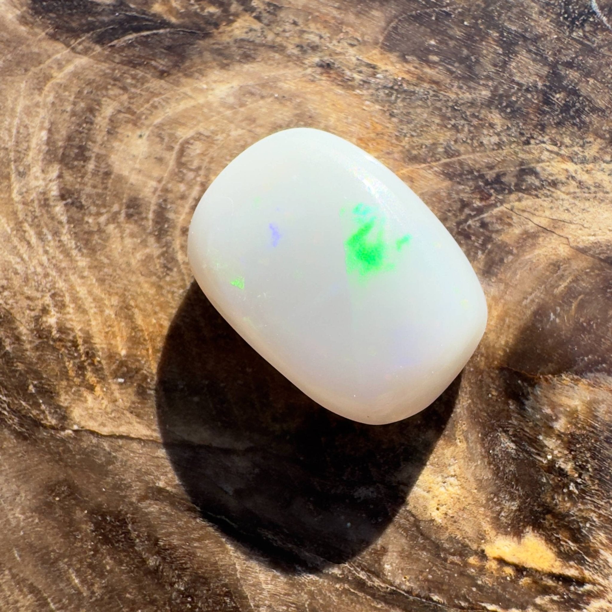 2.5ct Hand - cut Solid Coober Pedy Opal
