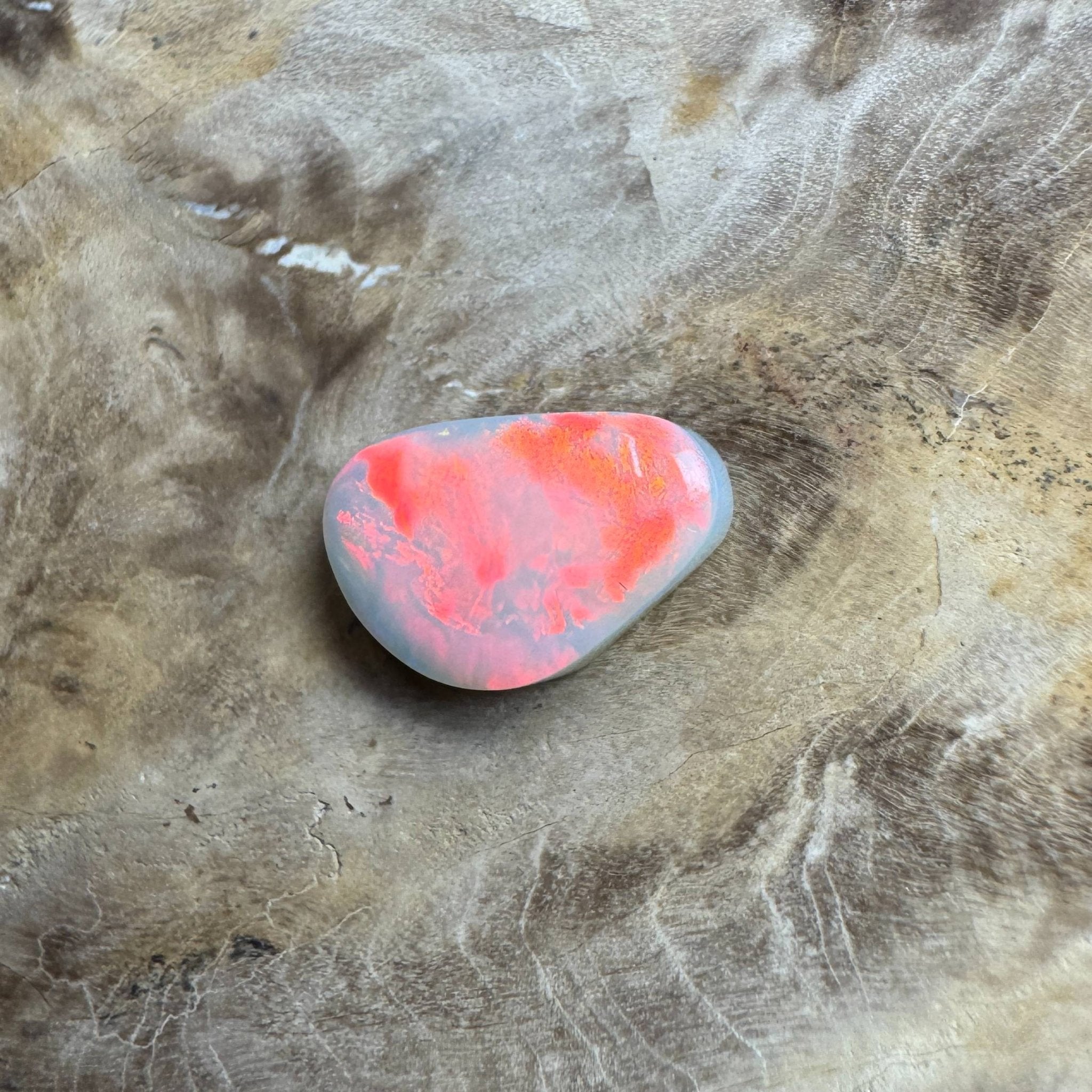 2.5ct Hand - cut Solid Lightning Ridge Opal