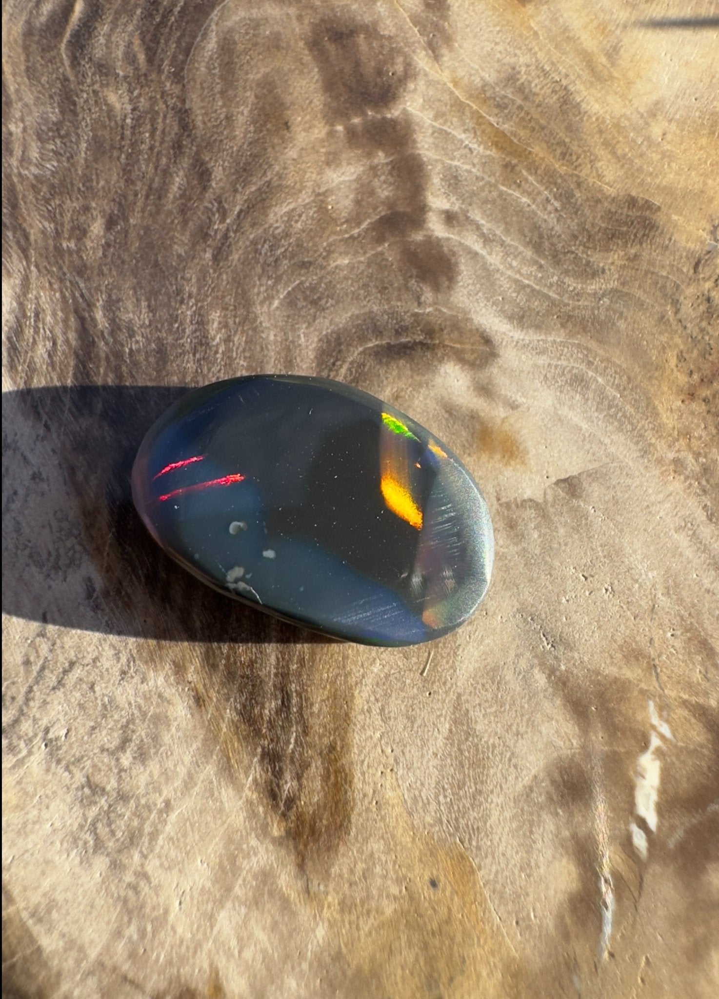 2.6ct Hand - cut Solid Lightning Ridge Black Opal