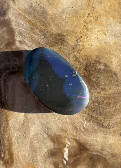 2.6ct Hand - cut Solid Lightning Ridge Black Opal