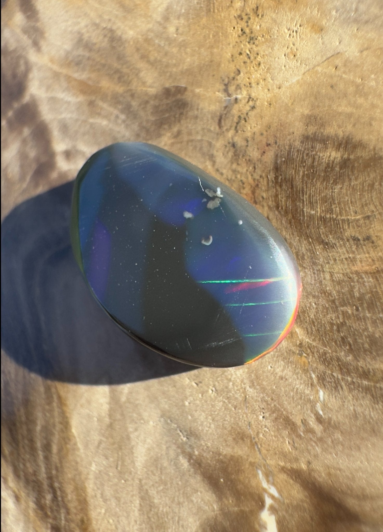 2.6ct Hand - cut Solid Lightning Ridge Black Opal