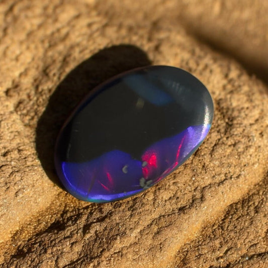 2.6ct Hand - cut Solid Lightning Ridge Black Opal