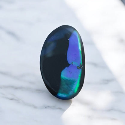 2.6ct Hand - cut Solid Lightning Ridge Black Opal