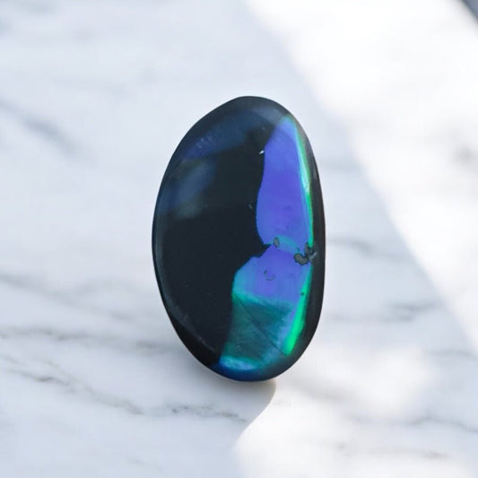 2.6ct Hand - cut Solid Lightning Ridge Black Opal