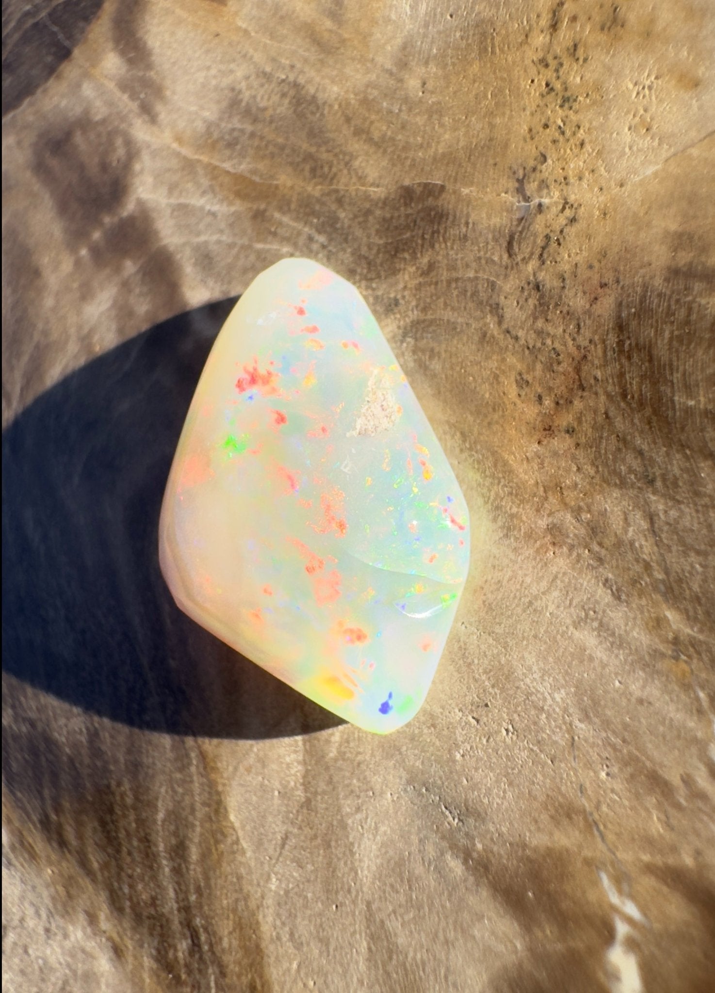 2.6ct Hand - Cut Solid Lightning Ridge Opal