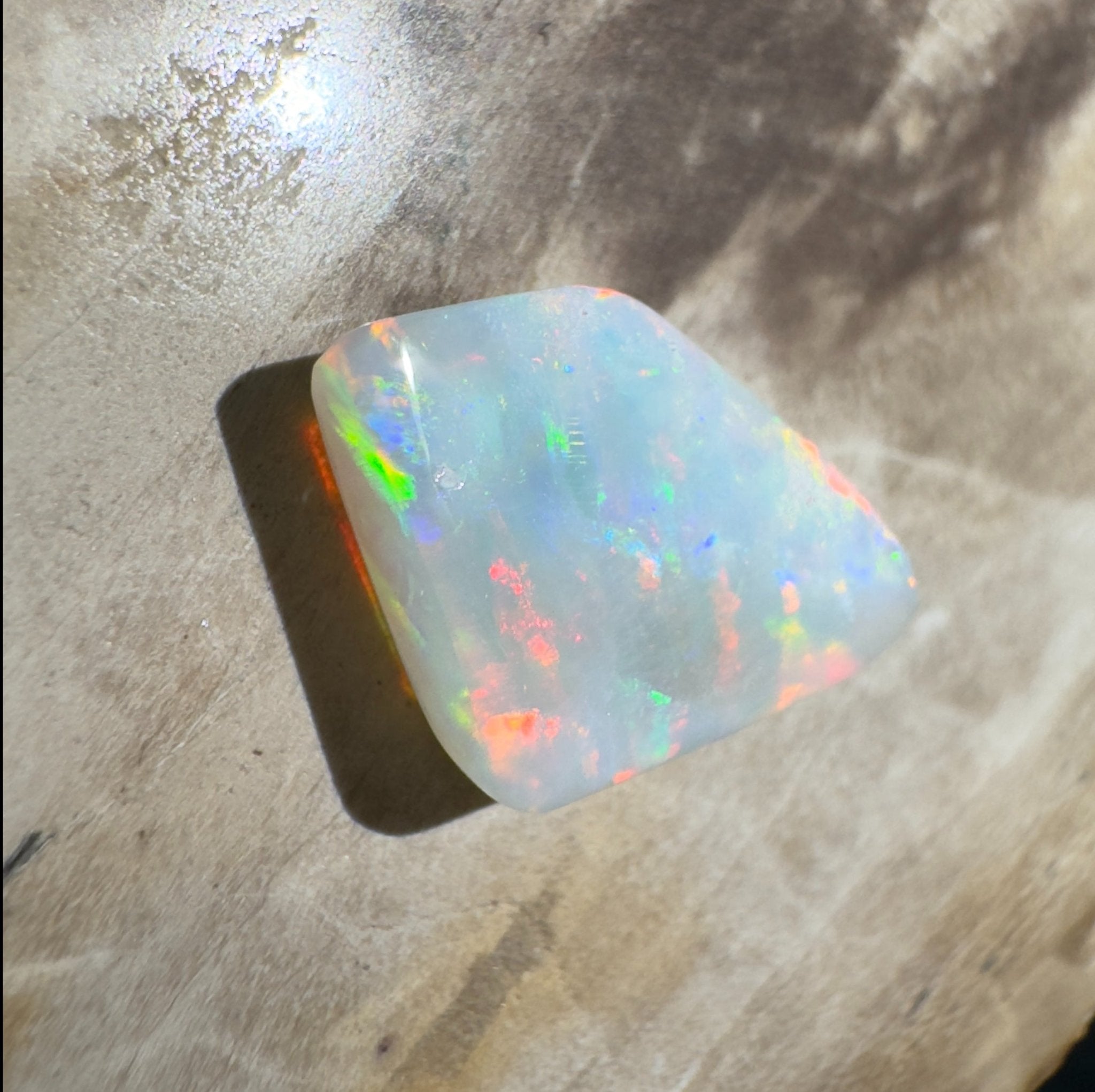 2.6ct Hand - Cut Solid Lightning Ridge Opal