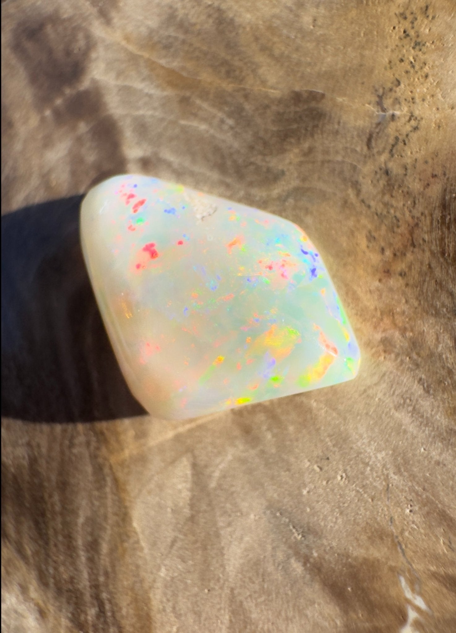 2.6ct Hand - Cut Solid Lightning Ridge Opal