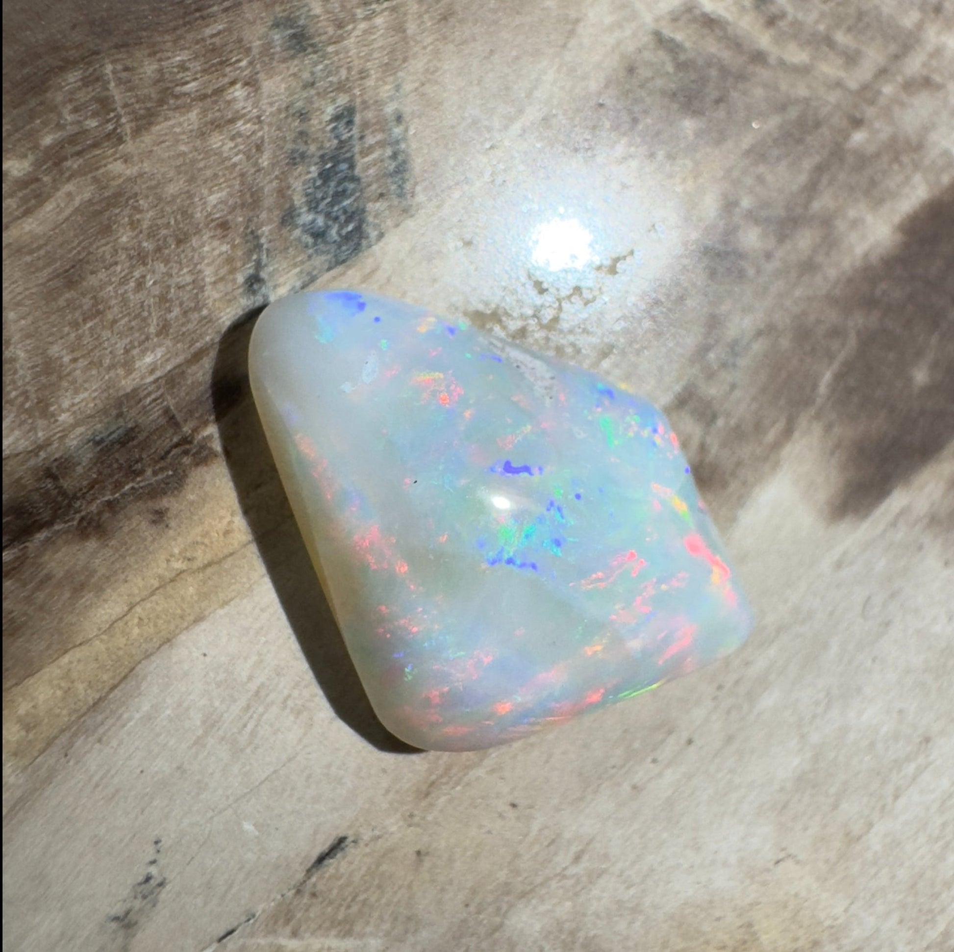 2.6ct Hand - Cut Solid Lightning Ridge Opal