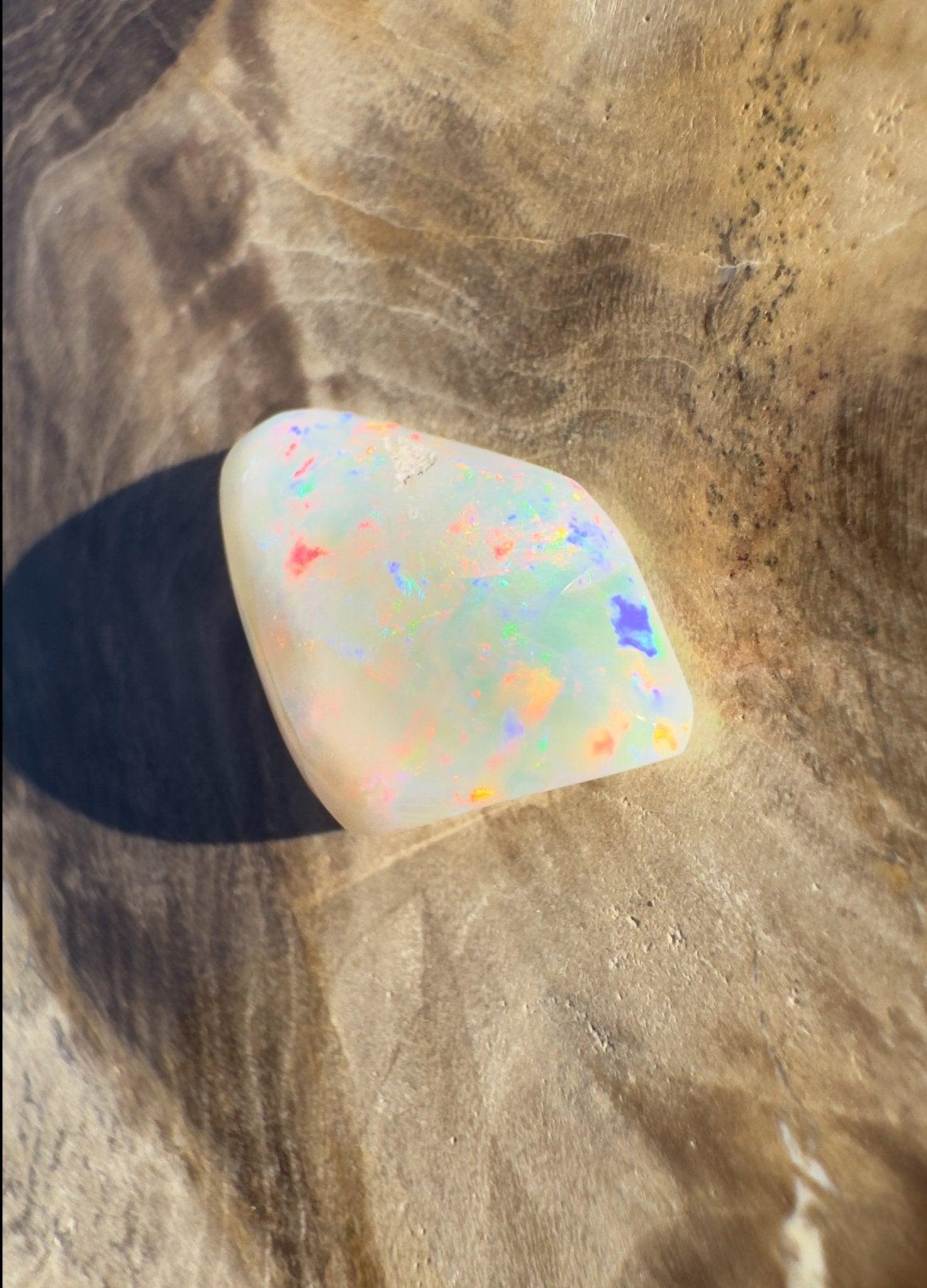 2.6ct Hand - Cut Solid Lightning Ridge Opal