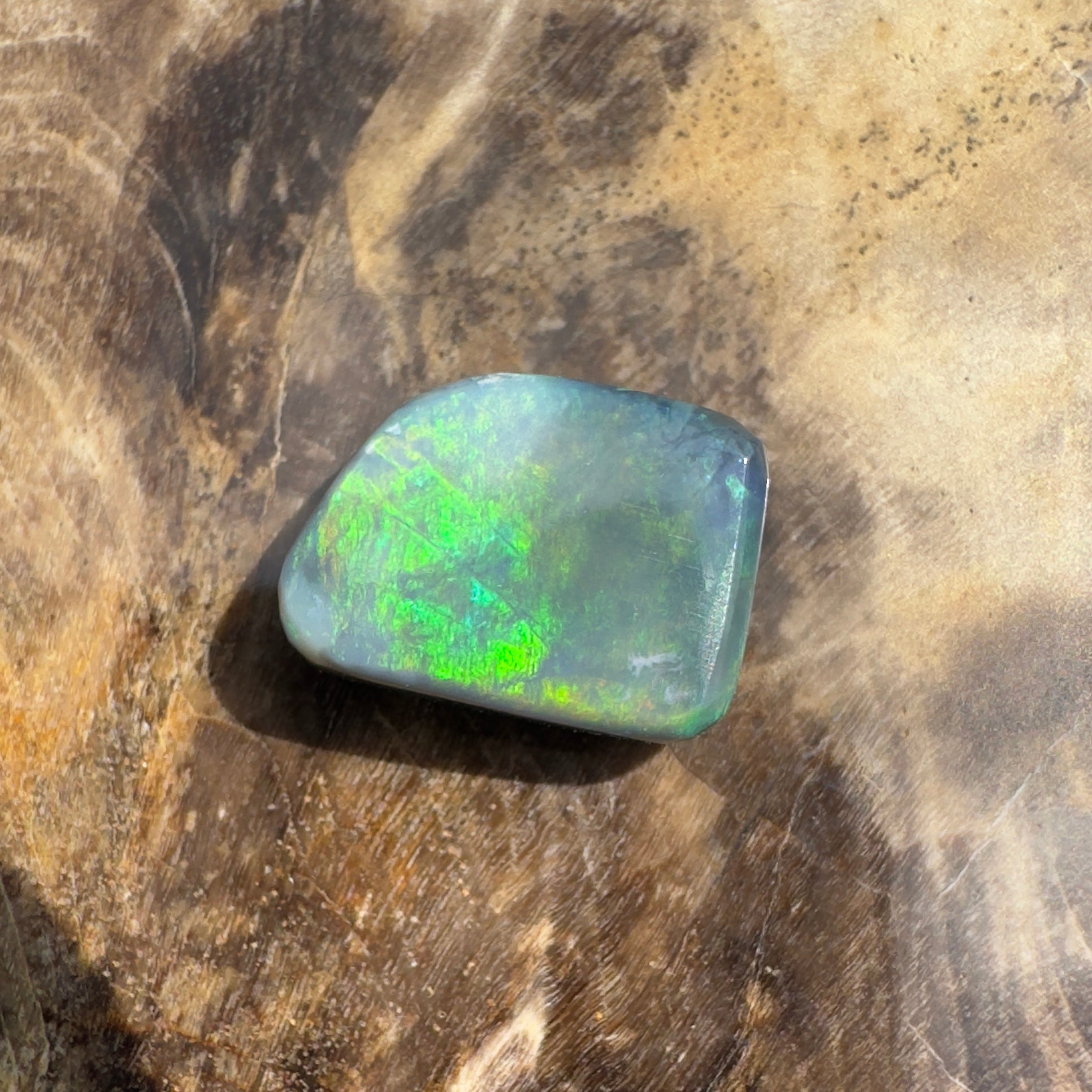 2.6ct Hand - cut Solid Lightning Ridge Semi Black Opal