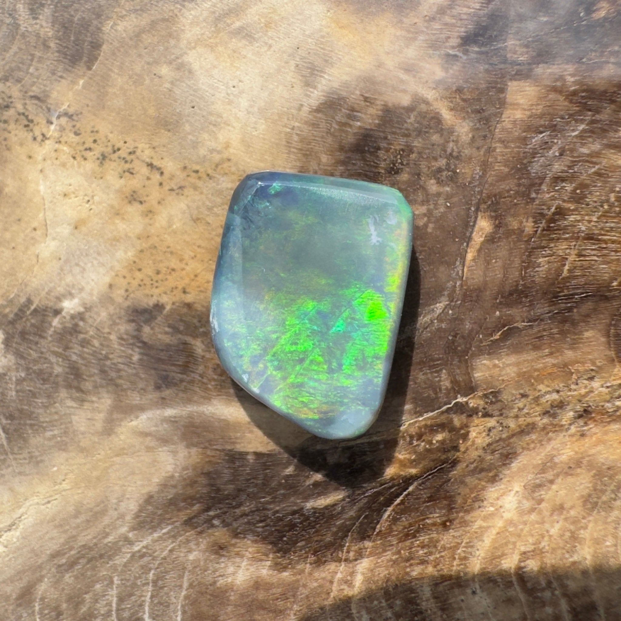 2.6ct Hand - cut Solid Lightning Ridge Semi Black Opal