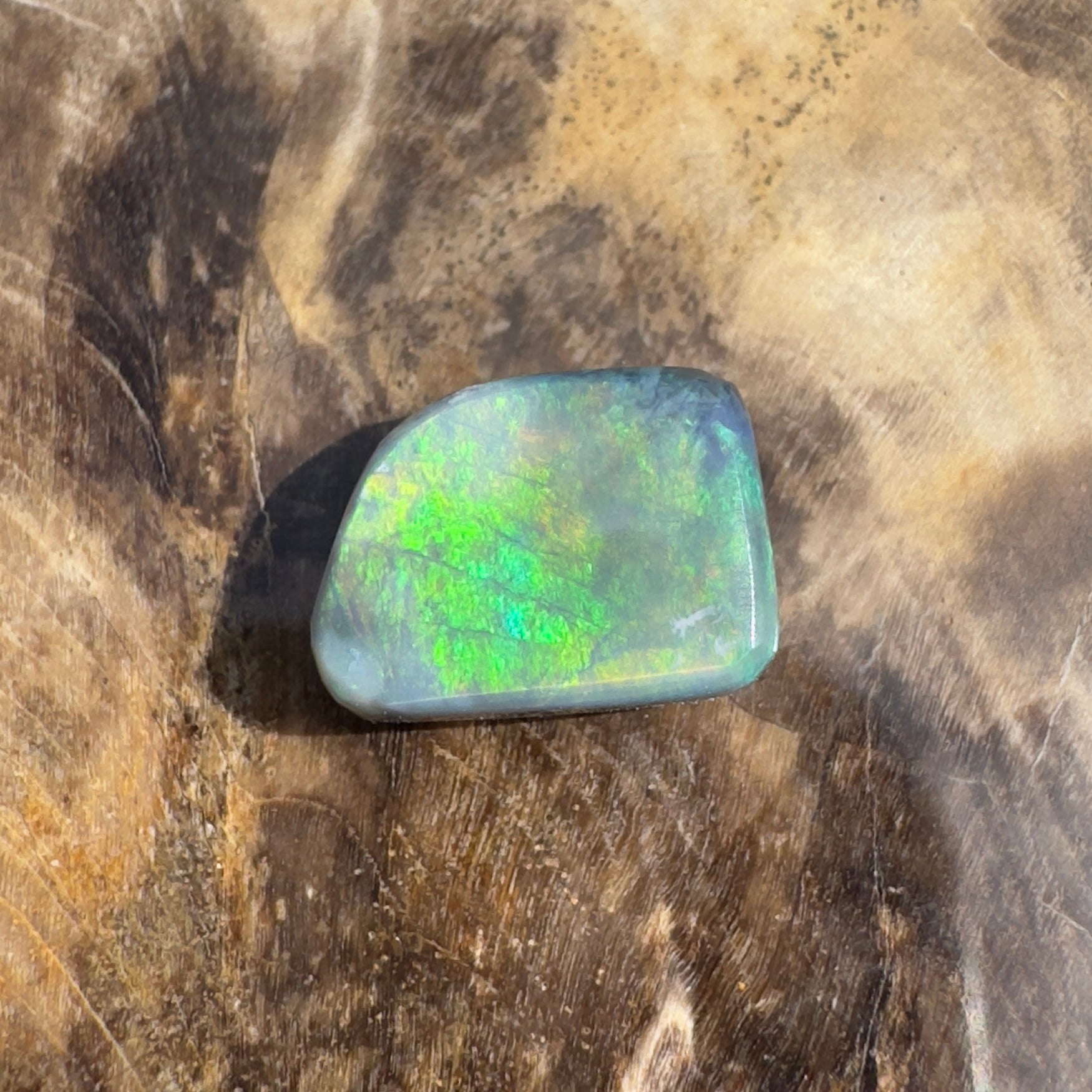 2.6ct Hand - cut Solid Lightning Ridge Semi Black Opal