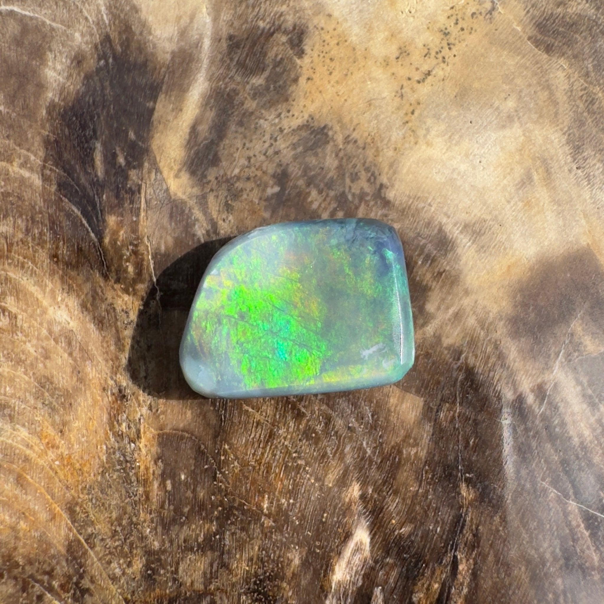 2.6ct Hand - cut Solid Lightning Ridge Semi Black Opal