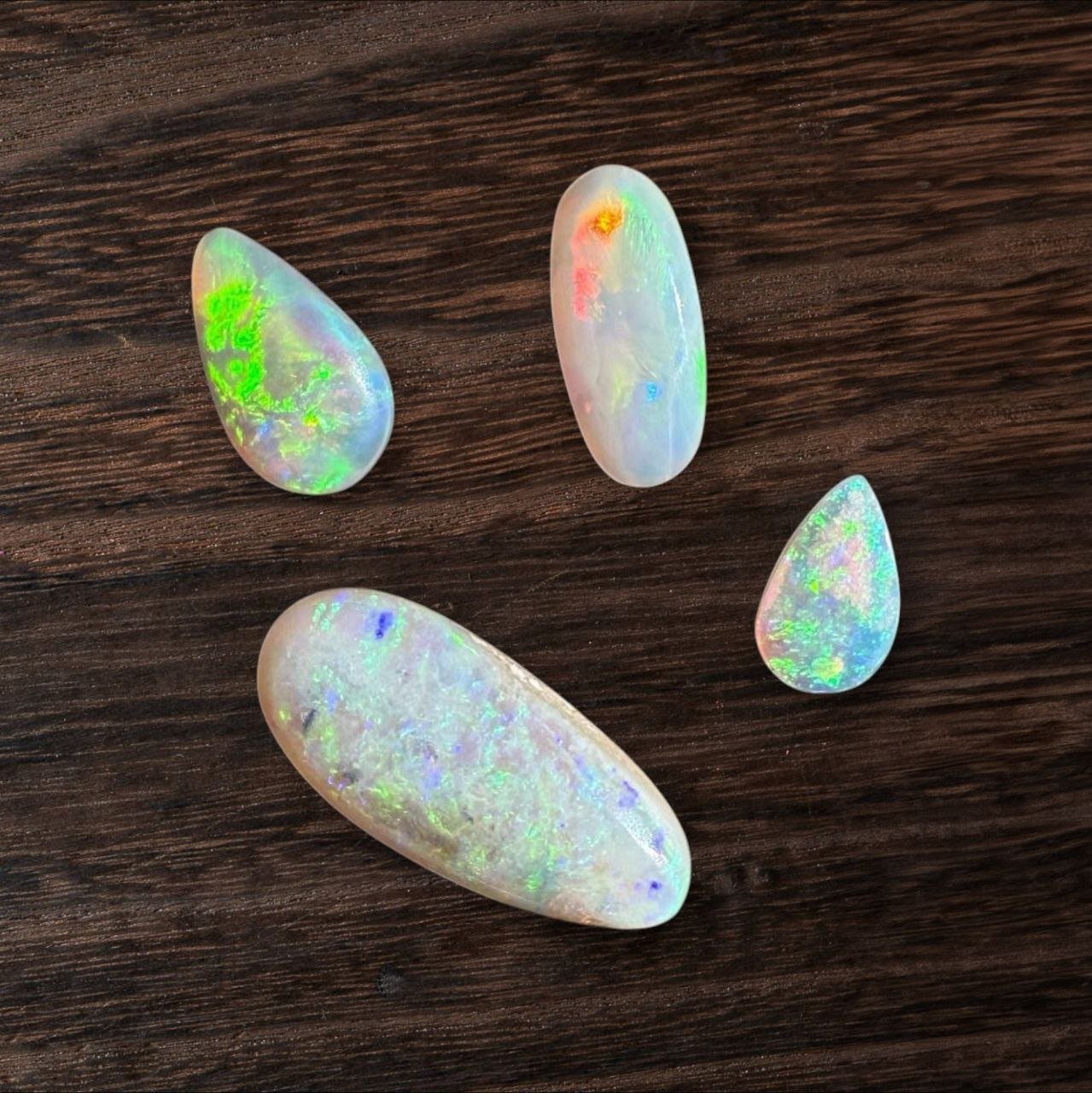 2.7ct Coober Pedy Opal Parcel