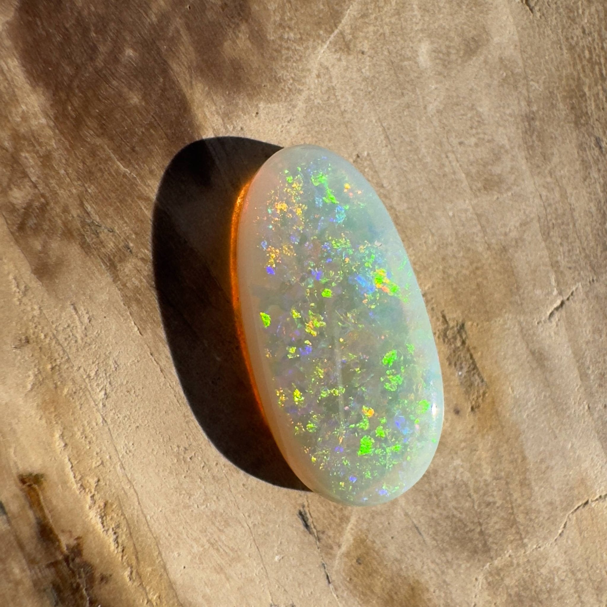 2.7CT Hand - cut Solid Australian Coober Pedy Opal