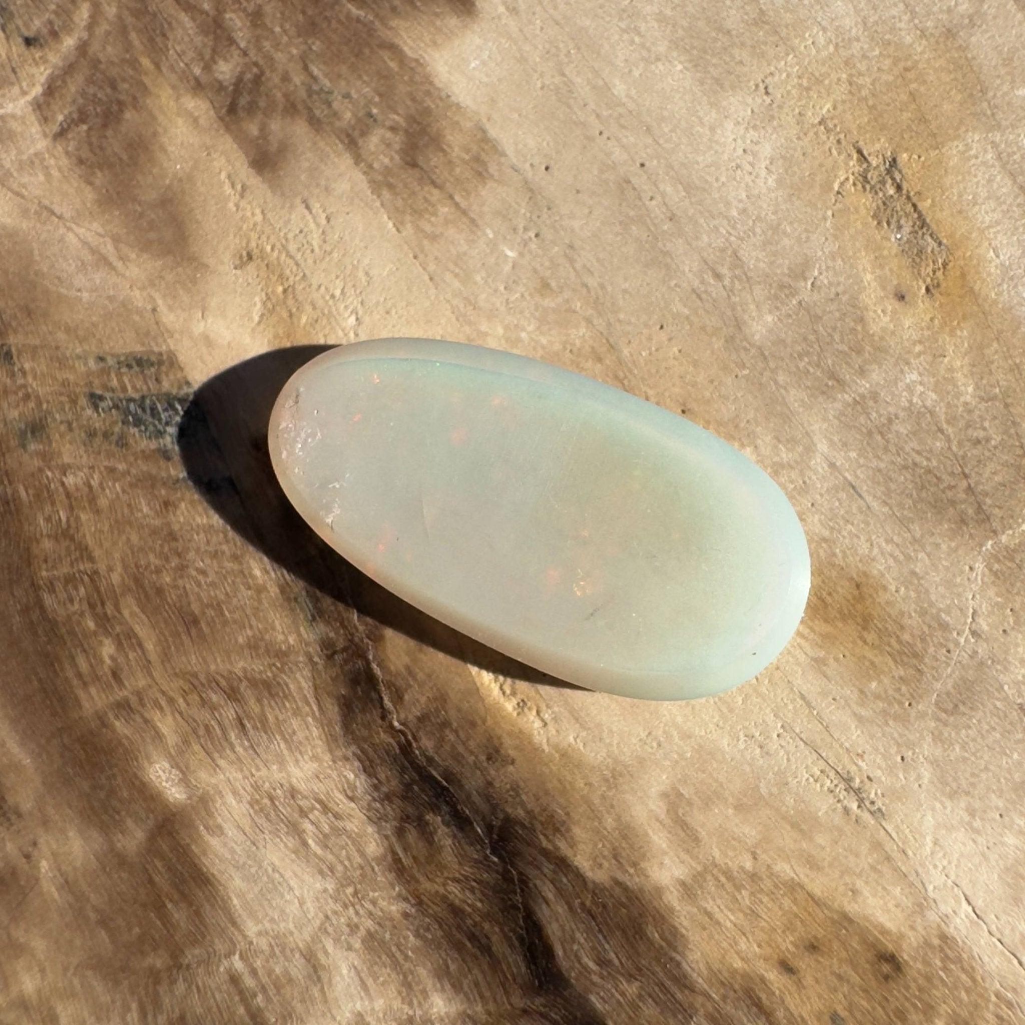 2.7CT Hand - cut Solid Australian Coober Pedy Opal