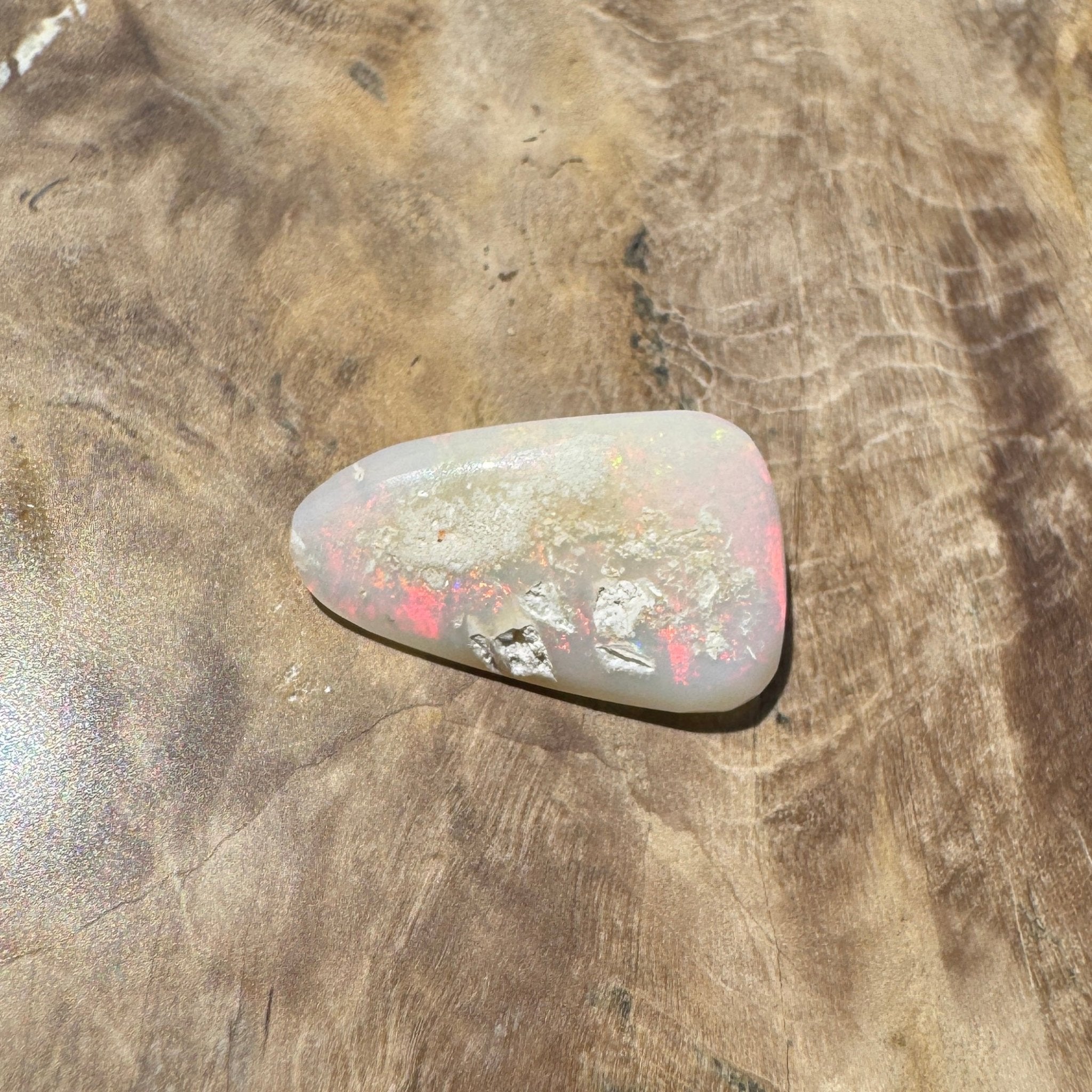 2.7ct Hand - cut Solid Coober Pedy Opal