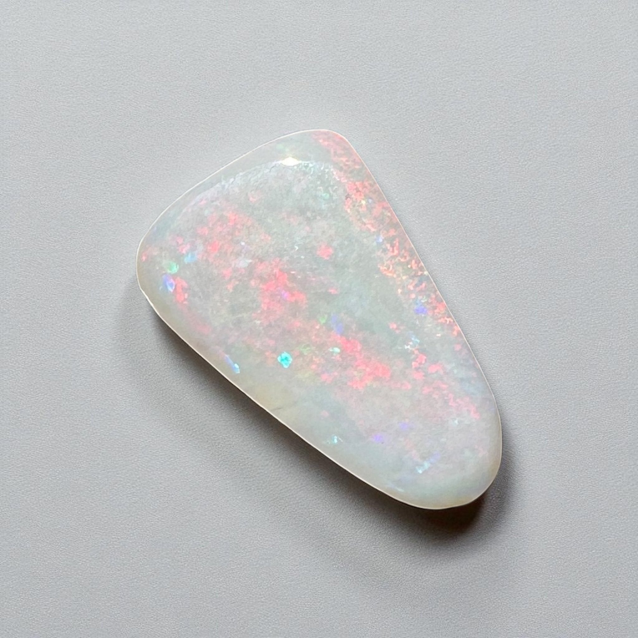 2.7ct Hand - cut Solid Coober Pedy Opal
