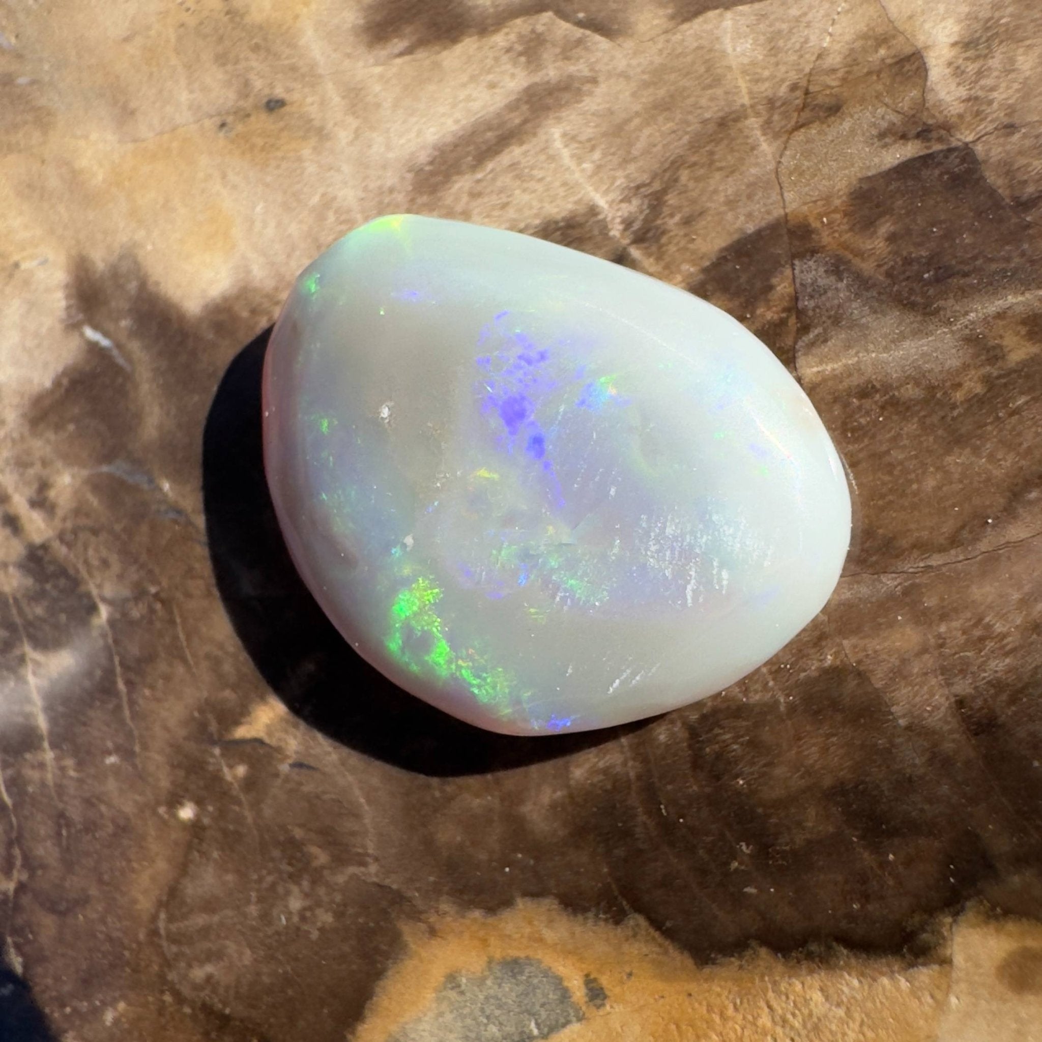 2.7ct Hand - cut Solid Lightning Ridge Opal