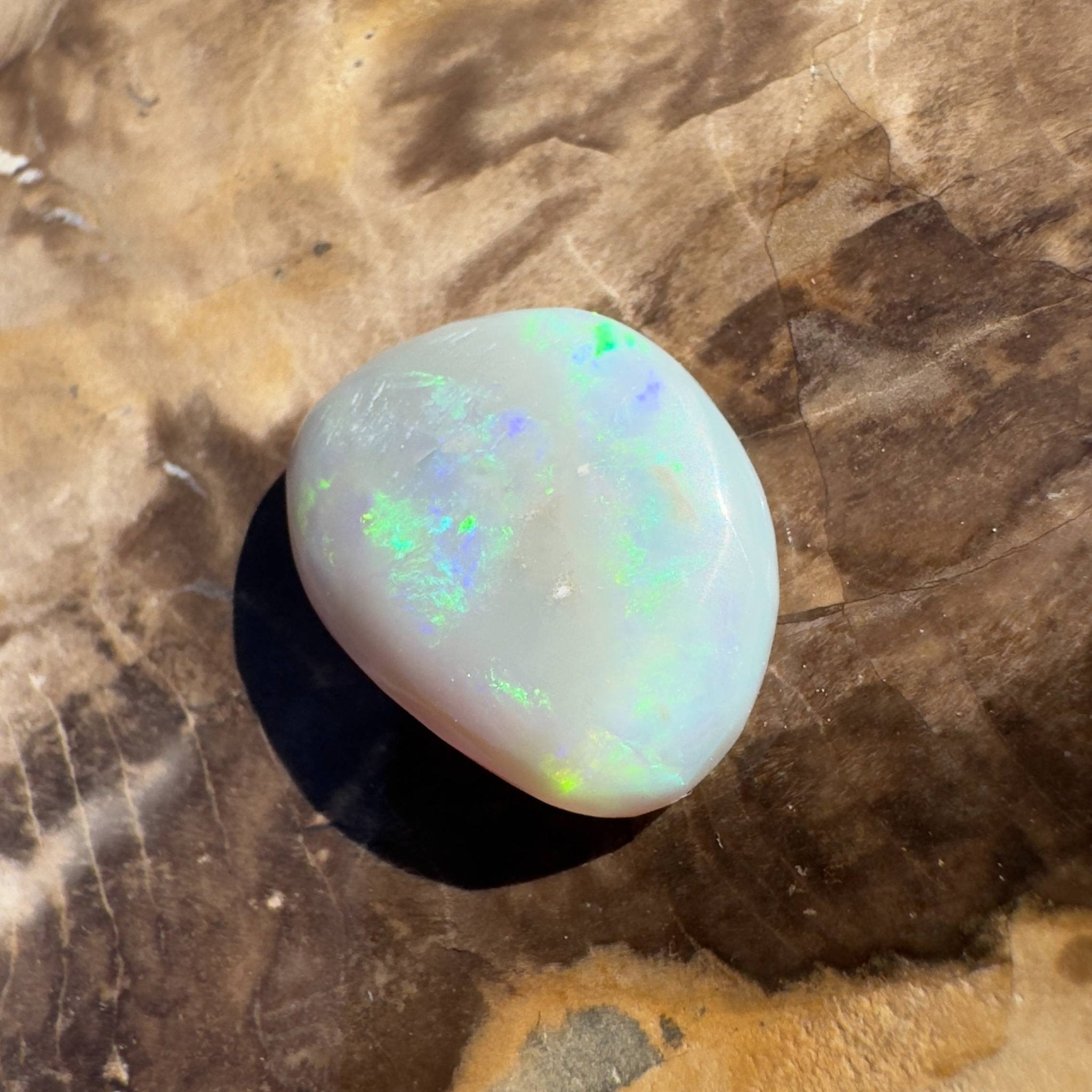 2.7ct Hand - cut Solid Lightning Ridge Opal